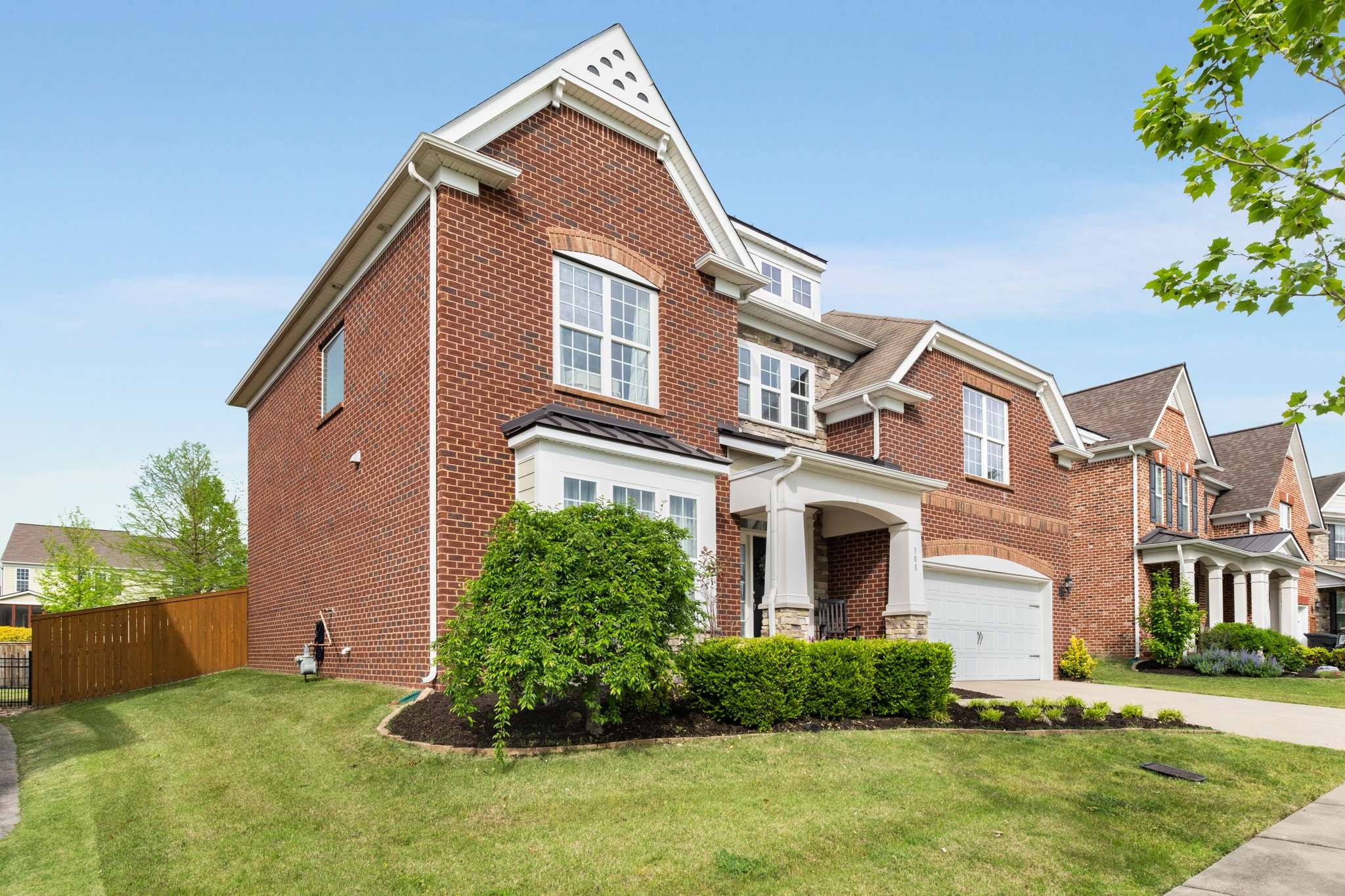 308 Valleyview Dr