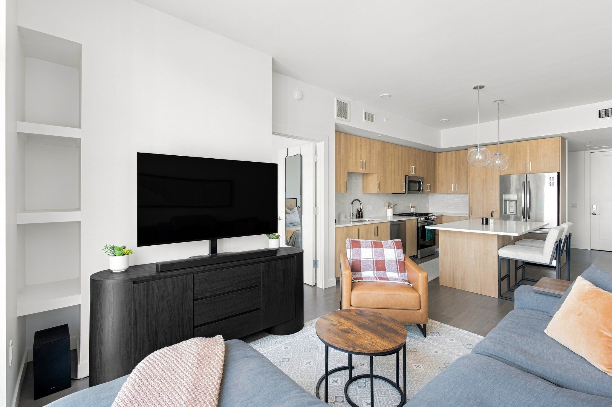 1212 Demonbreun St 1811
