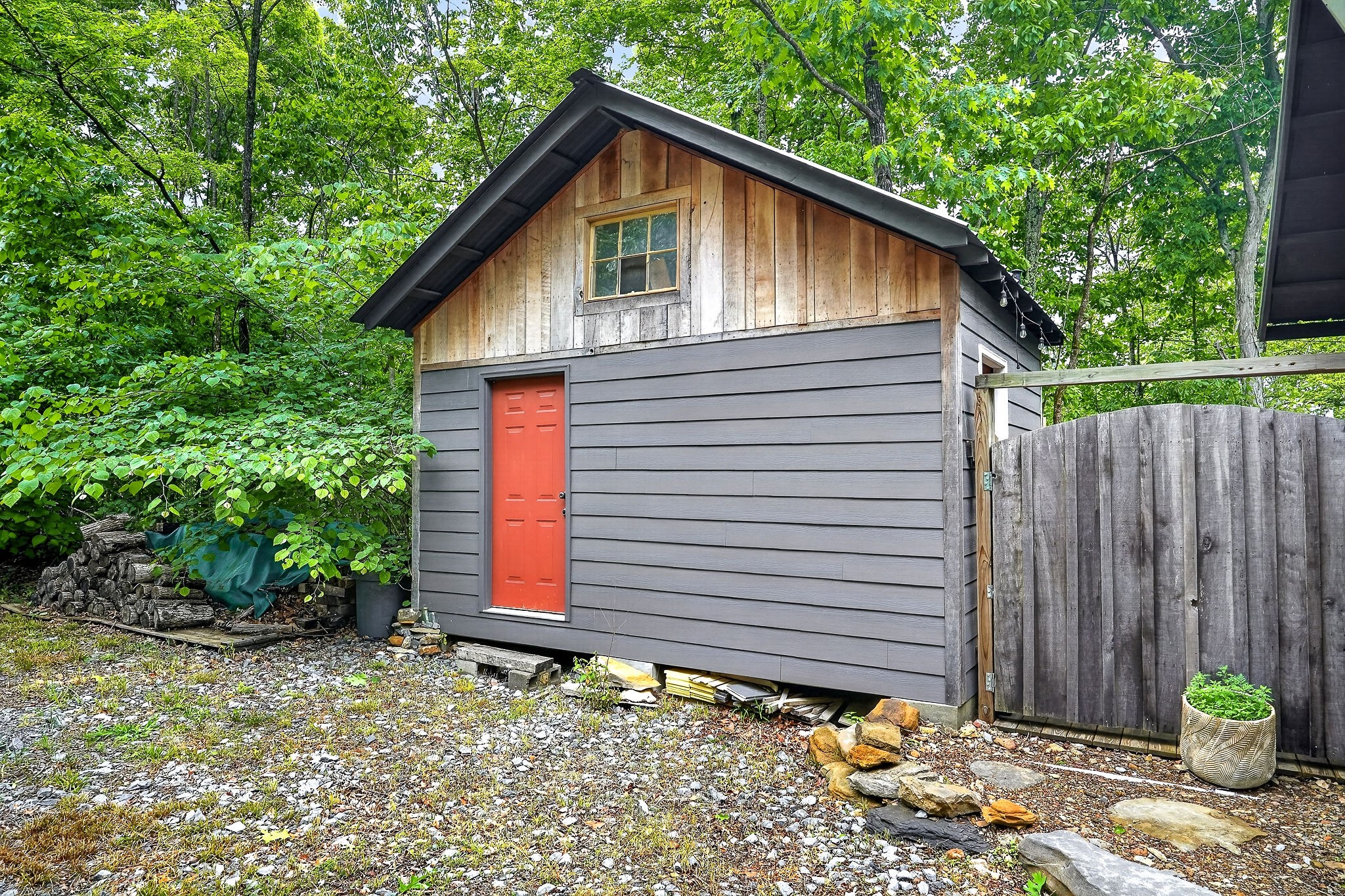 883 Rock Springs Rd