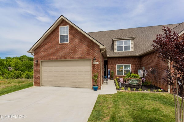 986 MEADOW WALK LN, LENOIR CITY, TN 37772 - Image f1dc555a393918c78c19fa51c3ea4bd9/1691047447