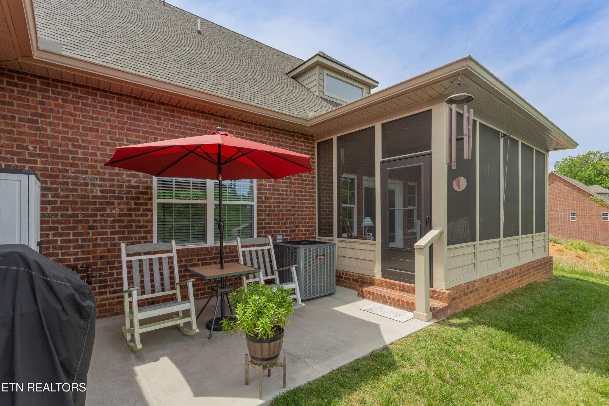 986 Meadow Walk Lane