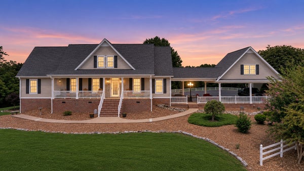 127 BARNES HOLLOW RD, FAYETTEVILLE, TN 37334 - Image f1e0f721e5b05fba04b54f4e9b8346af/217860633