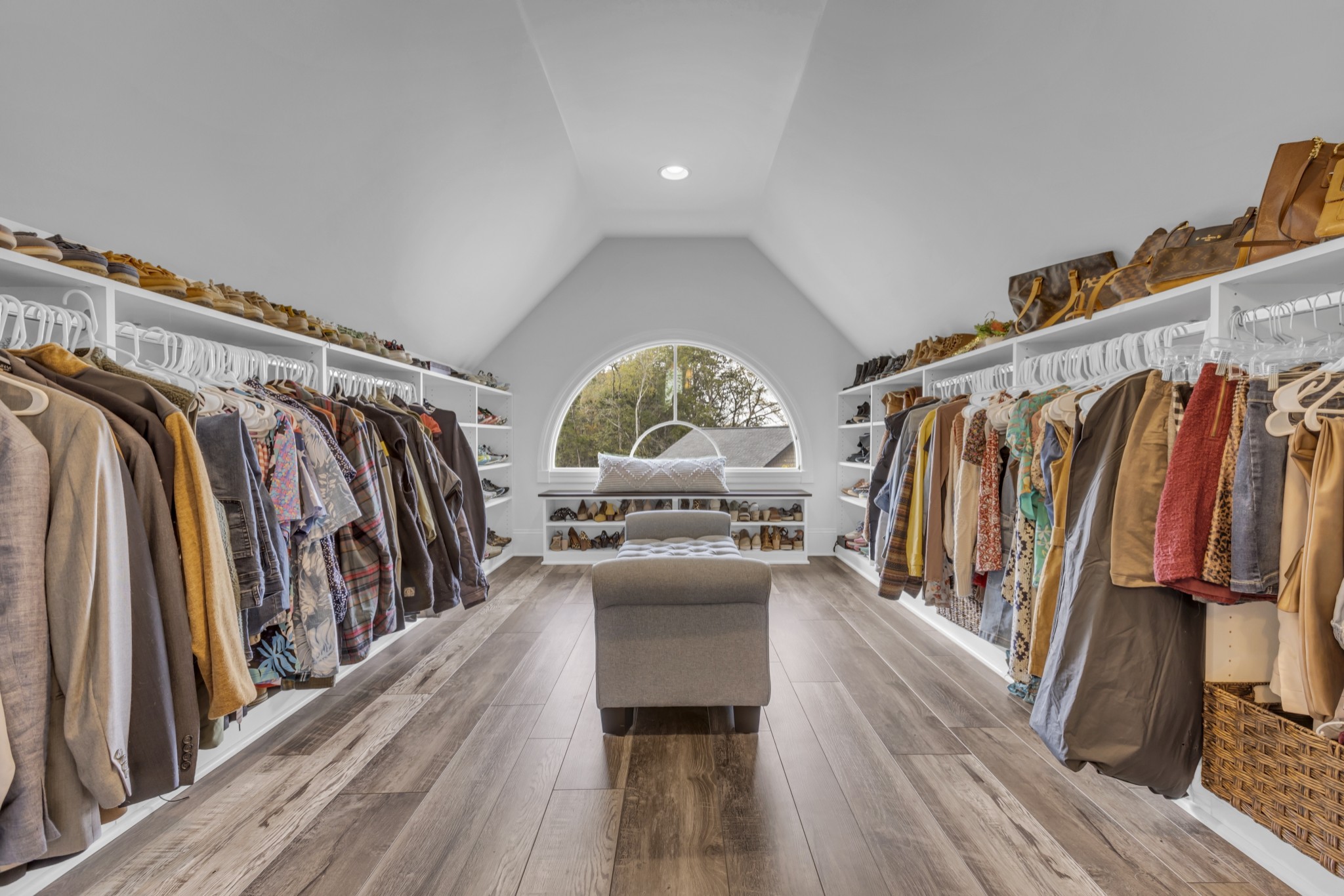 Lewisburg, Tennessee 37091, United States, 4 Bedrooms Bedrooms, ,6 BathroomsBathrooms,Residential,Active,36010