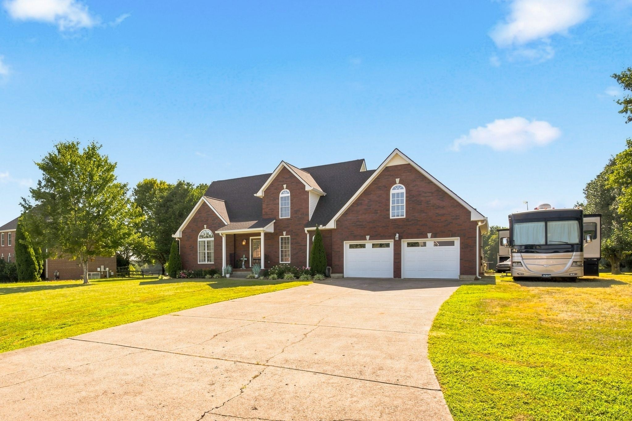2053 Hickory Dr