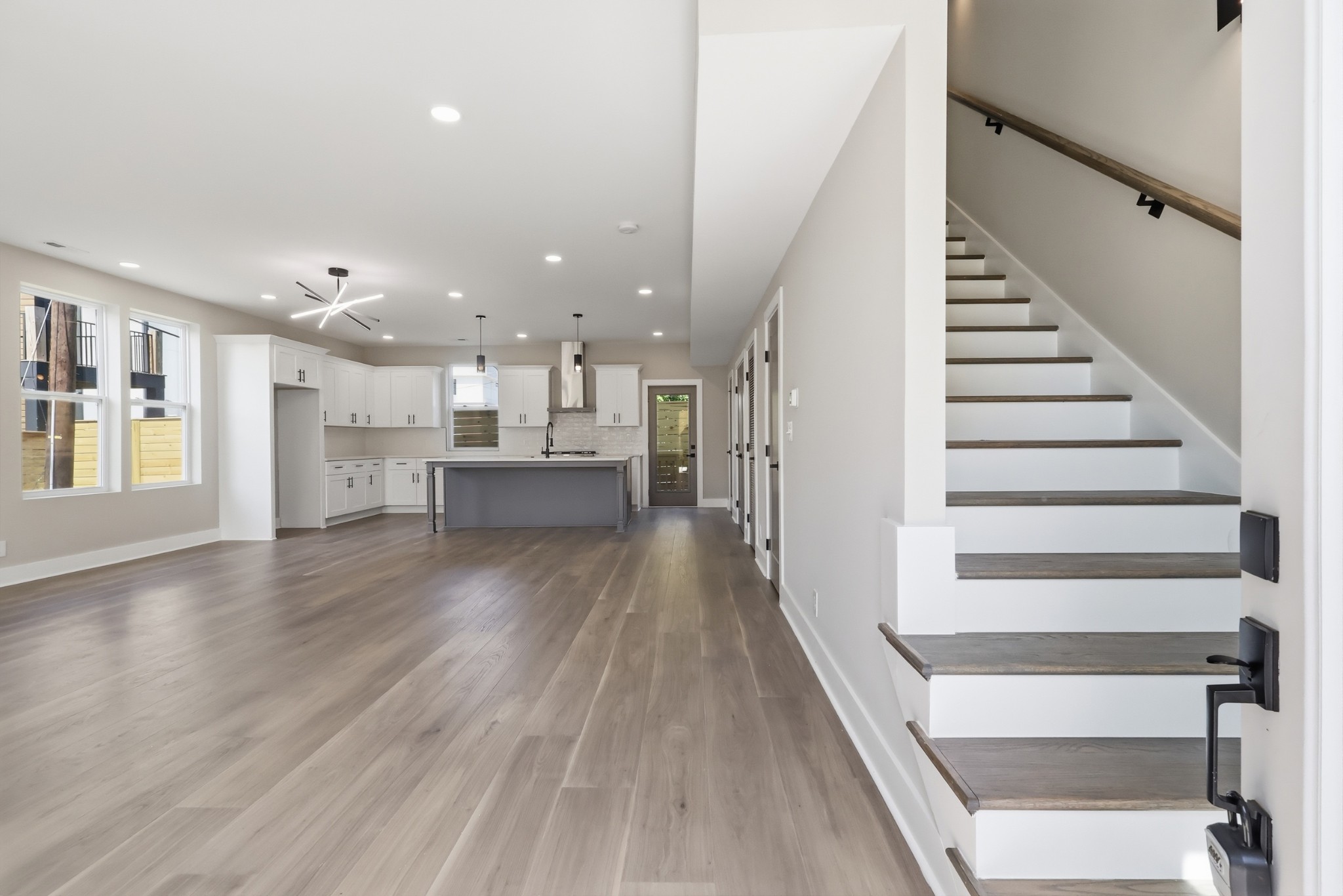 1203 14th Ave S