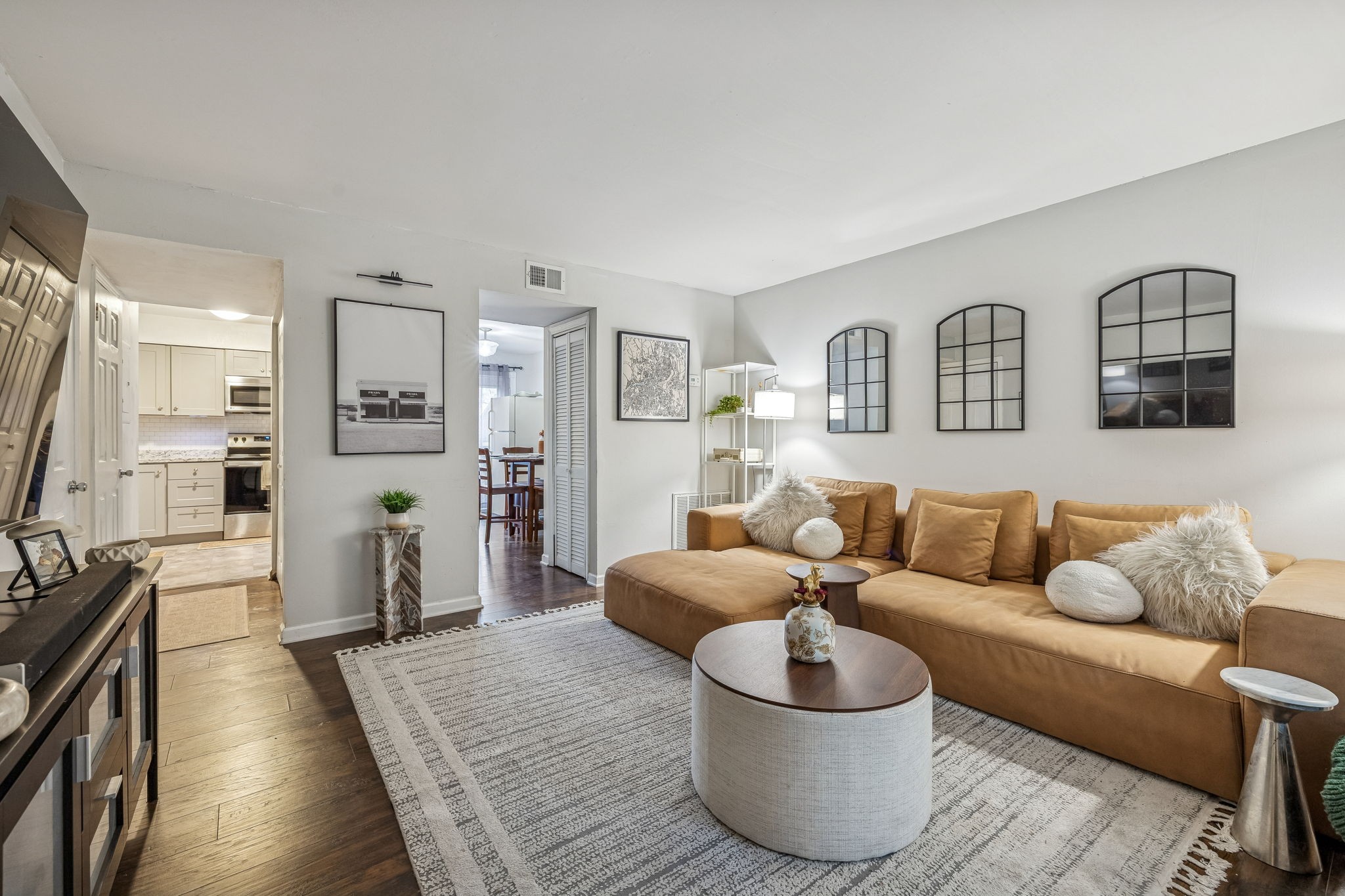 500 Paragon Mills Rd E6