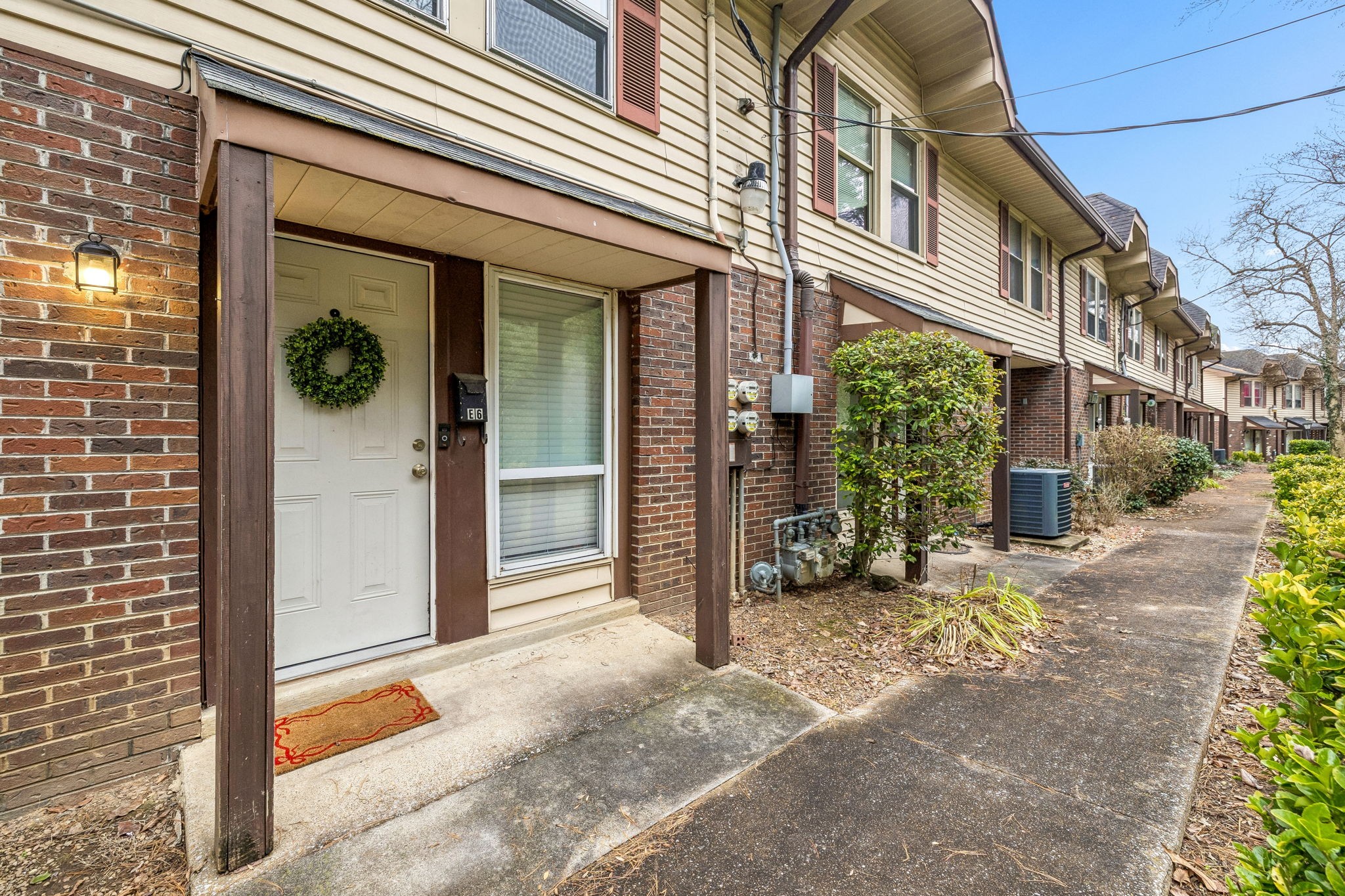 500 Paragon Mills Rd E6