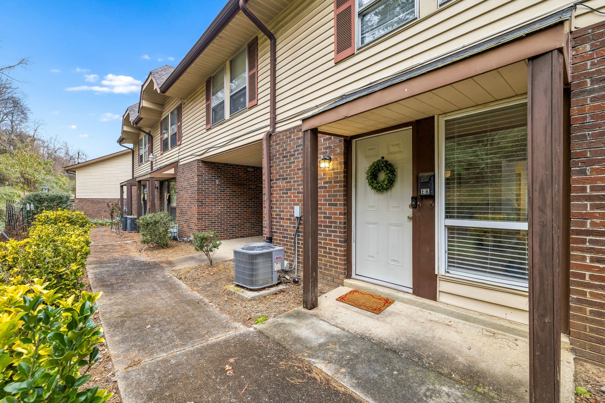 500 Paragon Mills Rd E6