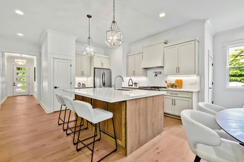 615 N 9th St Nashville TN 37206