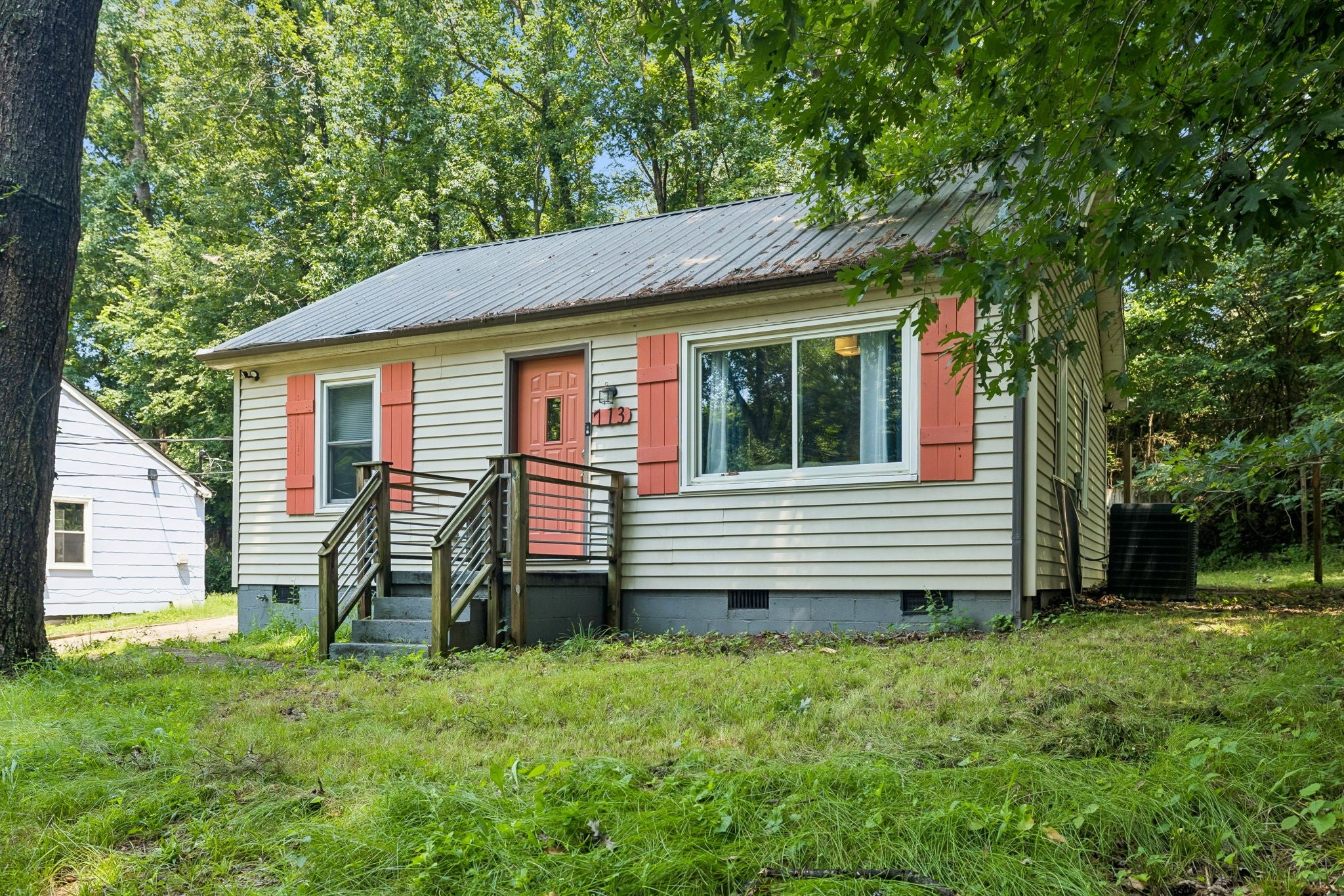 713 Woodlawn Dr