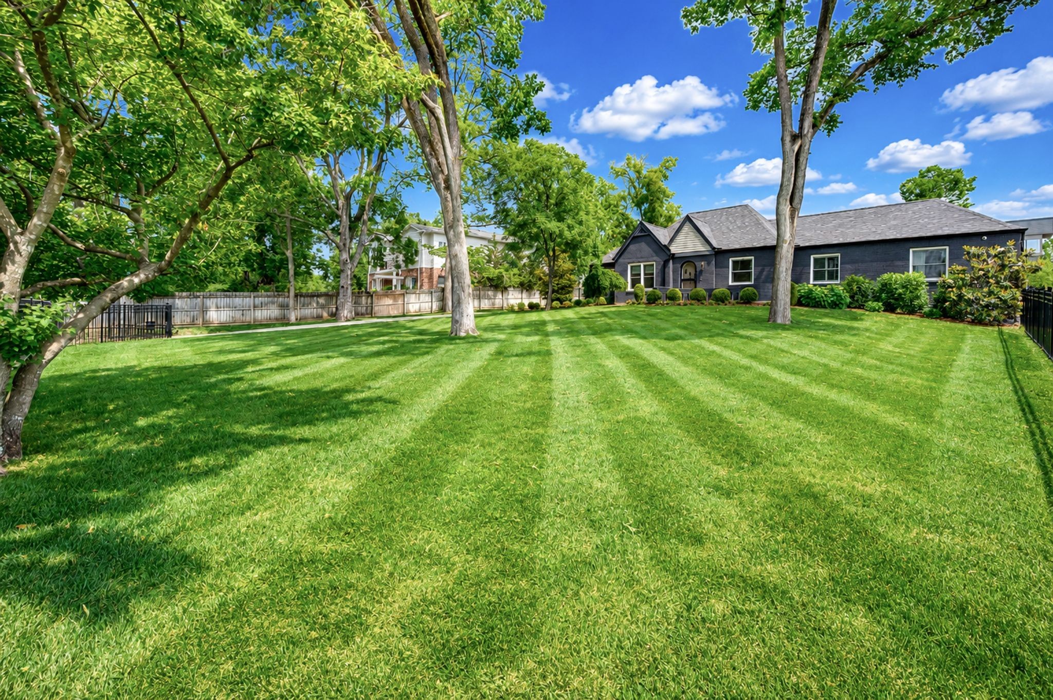 2012 Cedar Ln