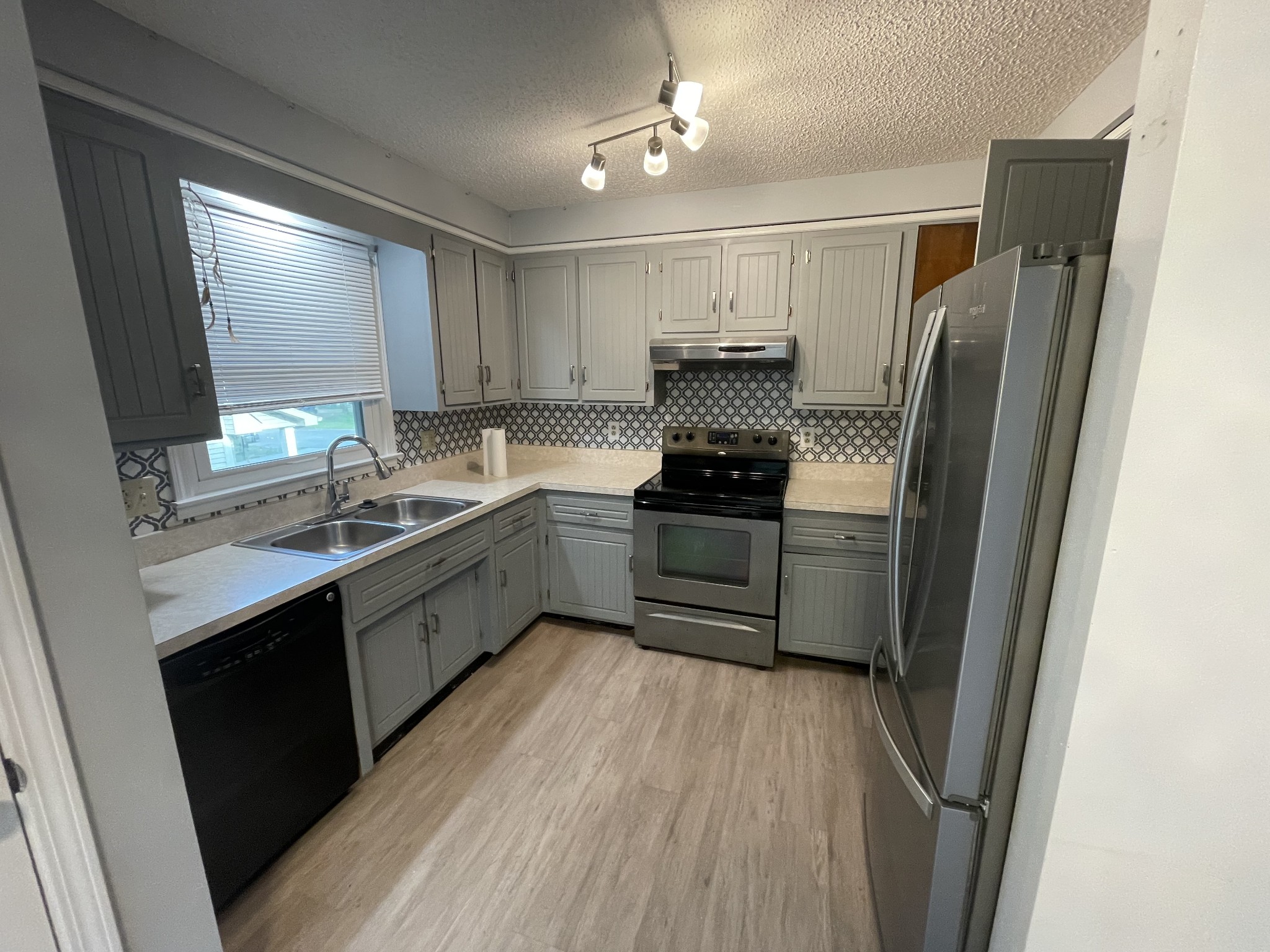 327 Lancaster Rd