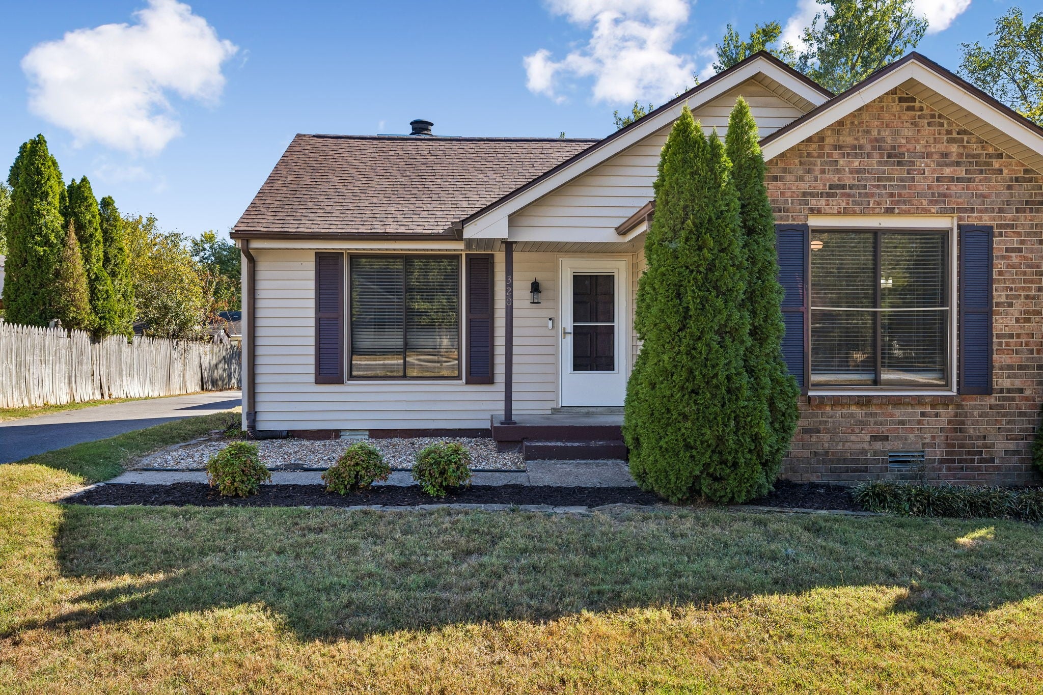 320 Raindrop Ln