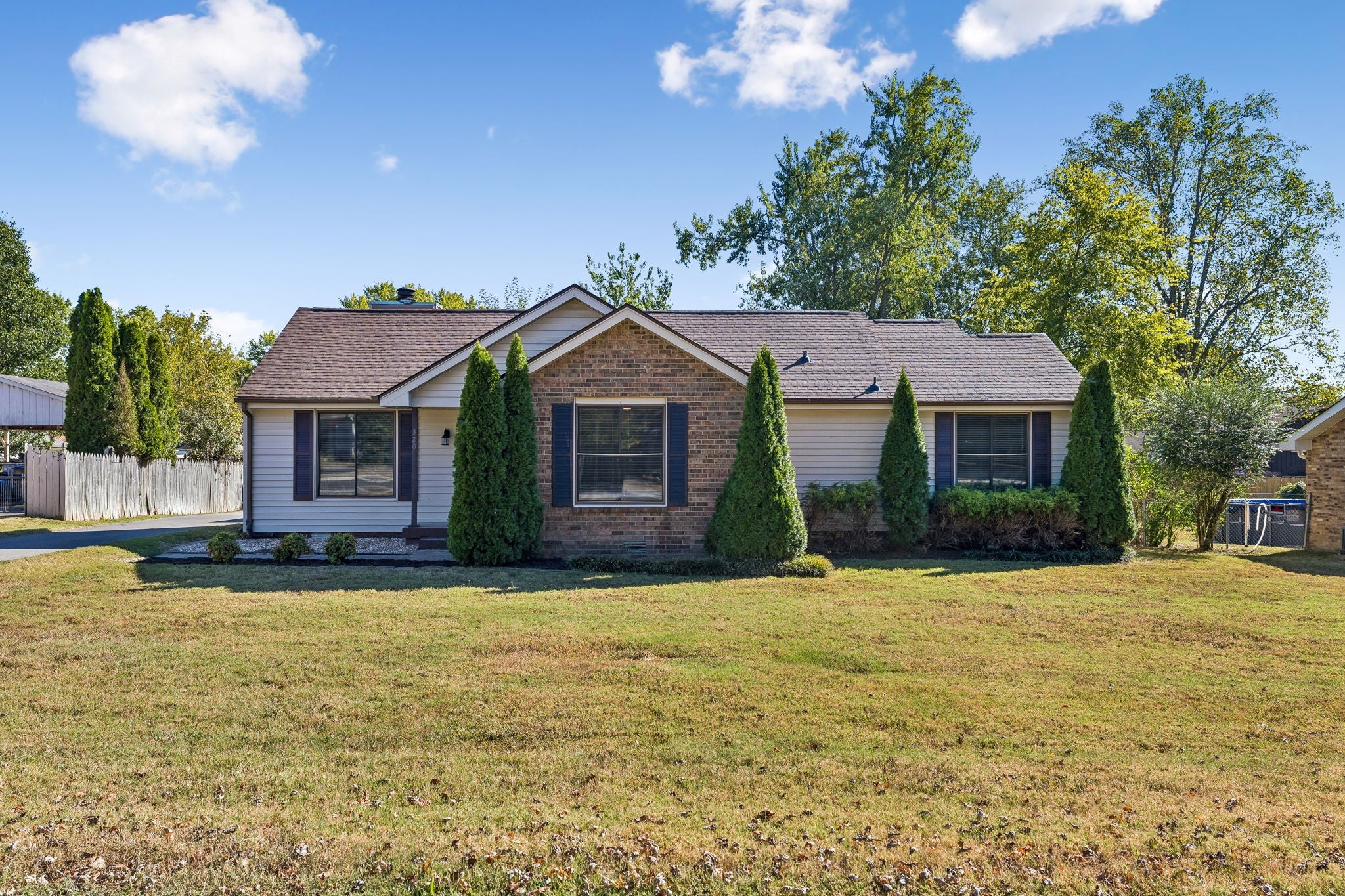 320 Raindrop Ln