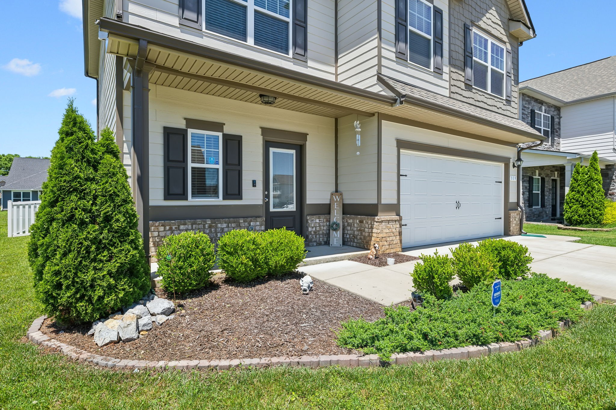 319 Petunia Dr