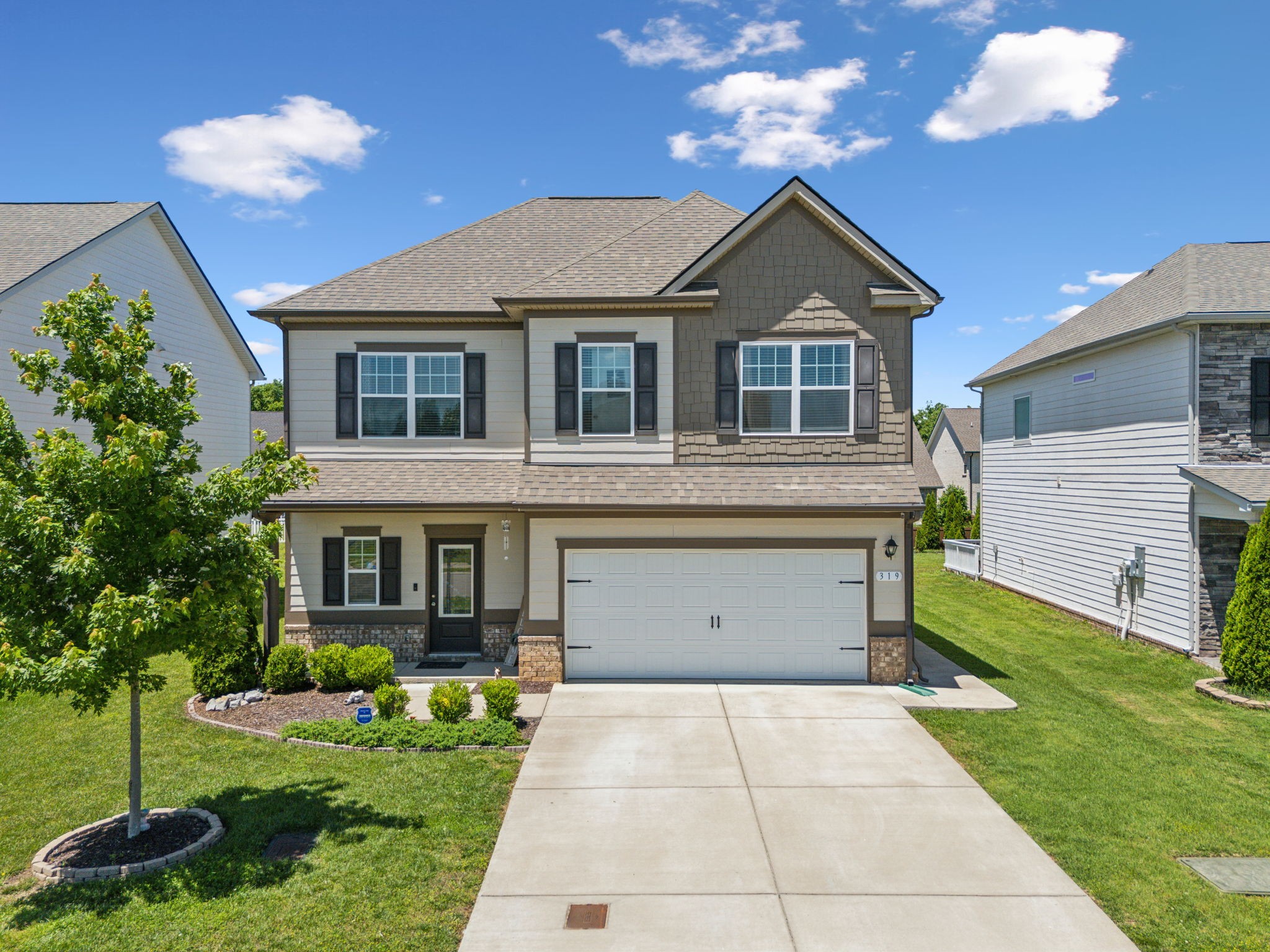 319 Petunia Dr