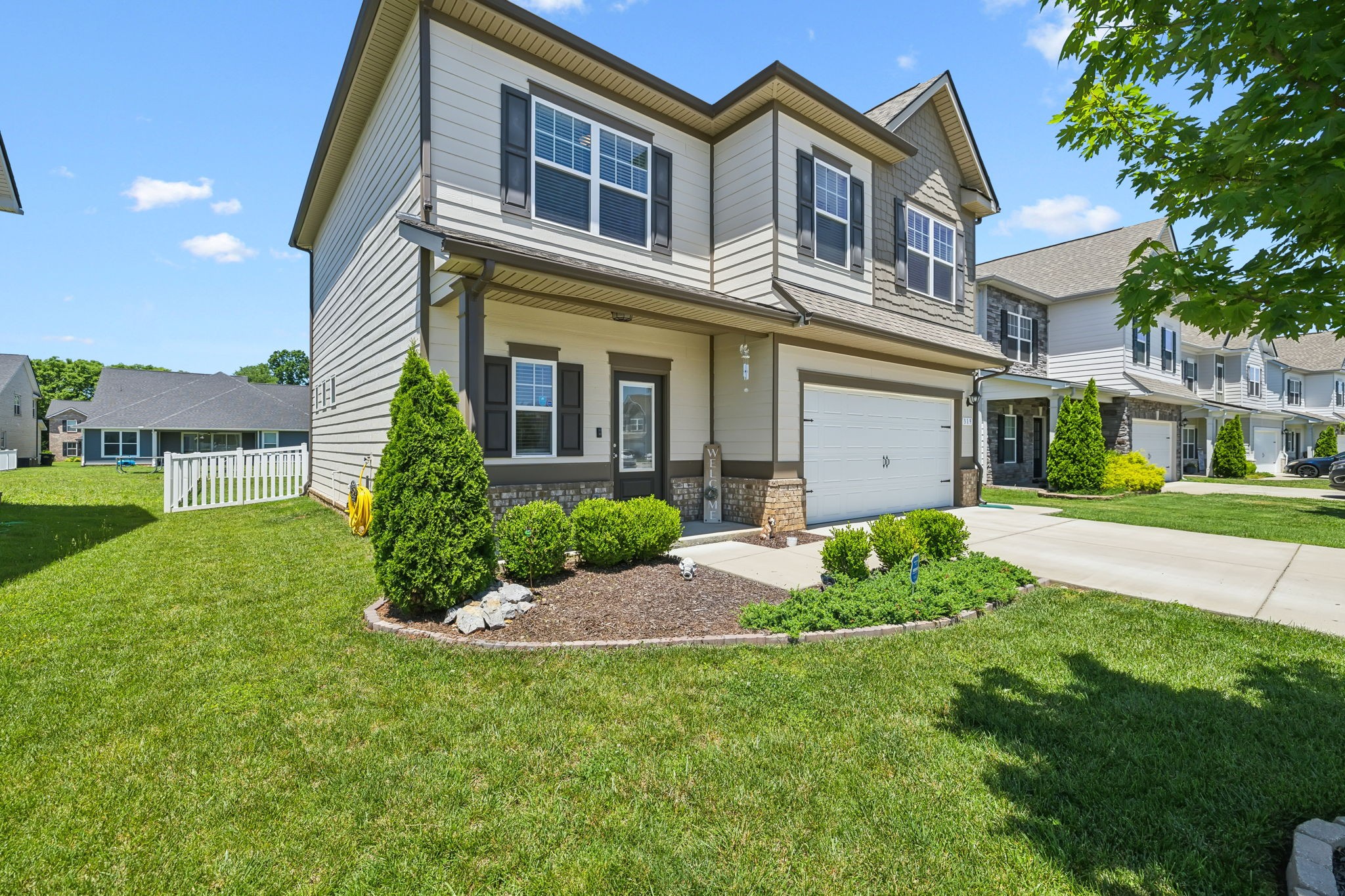 319 Petunia Dr
