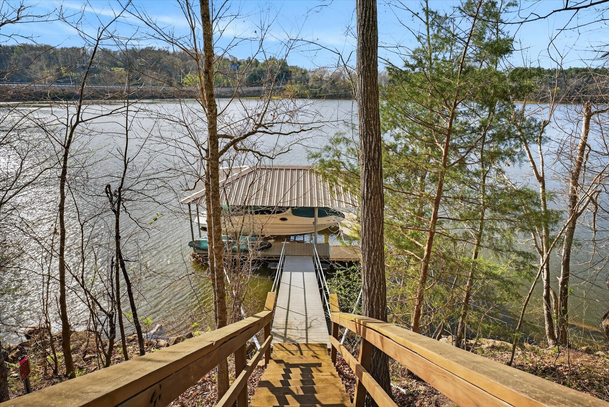 203 Whispering Hills Dr