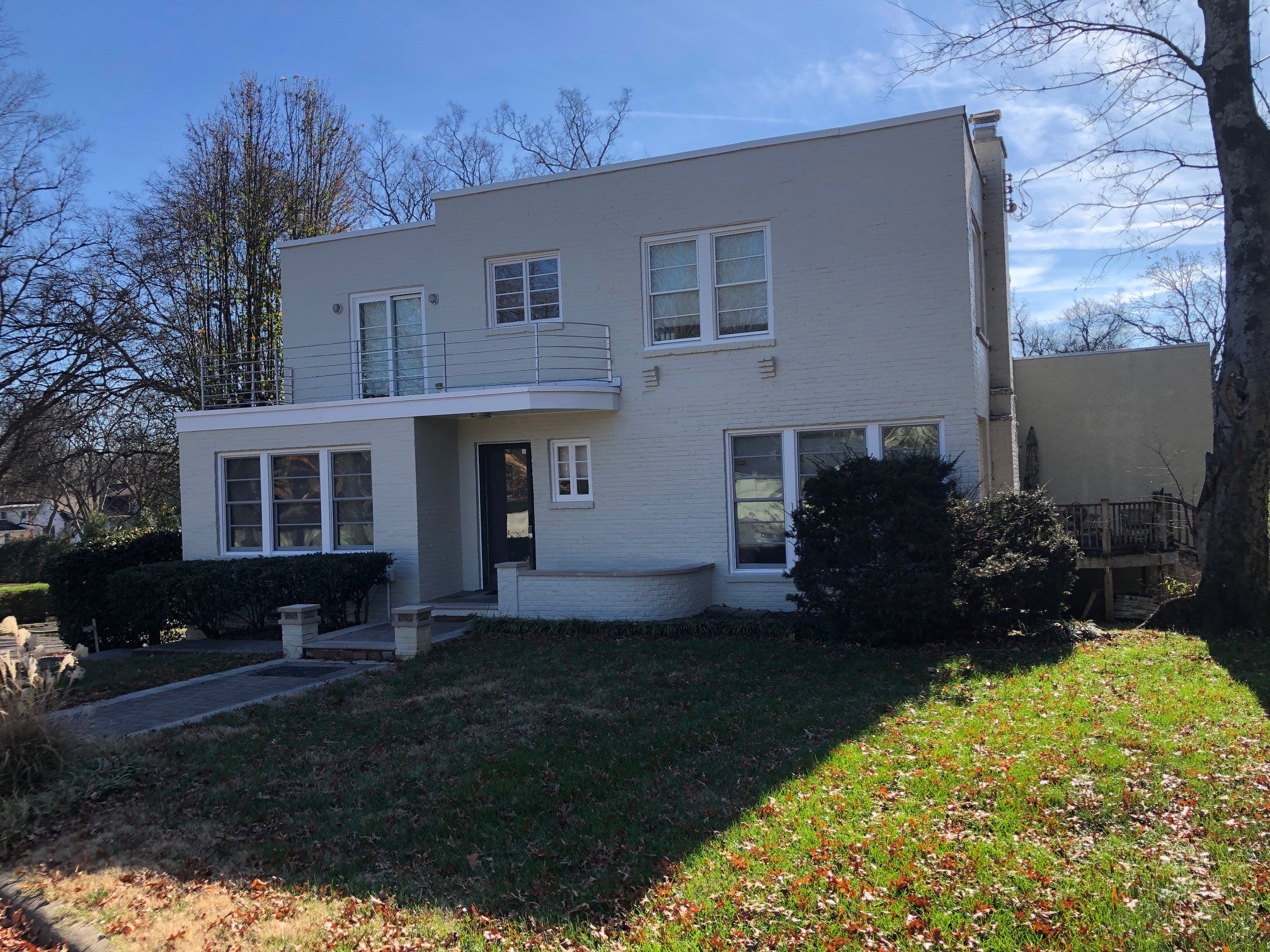 1417 Graybar Ln