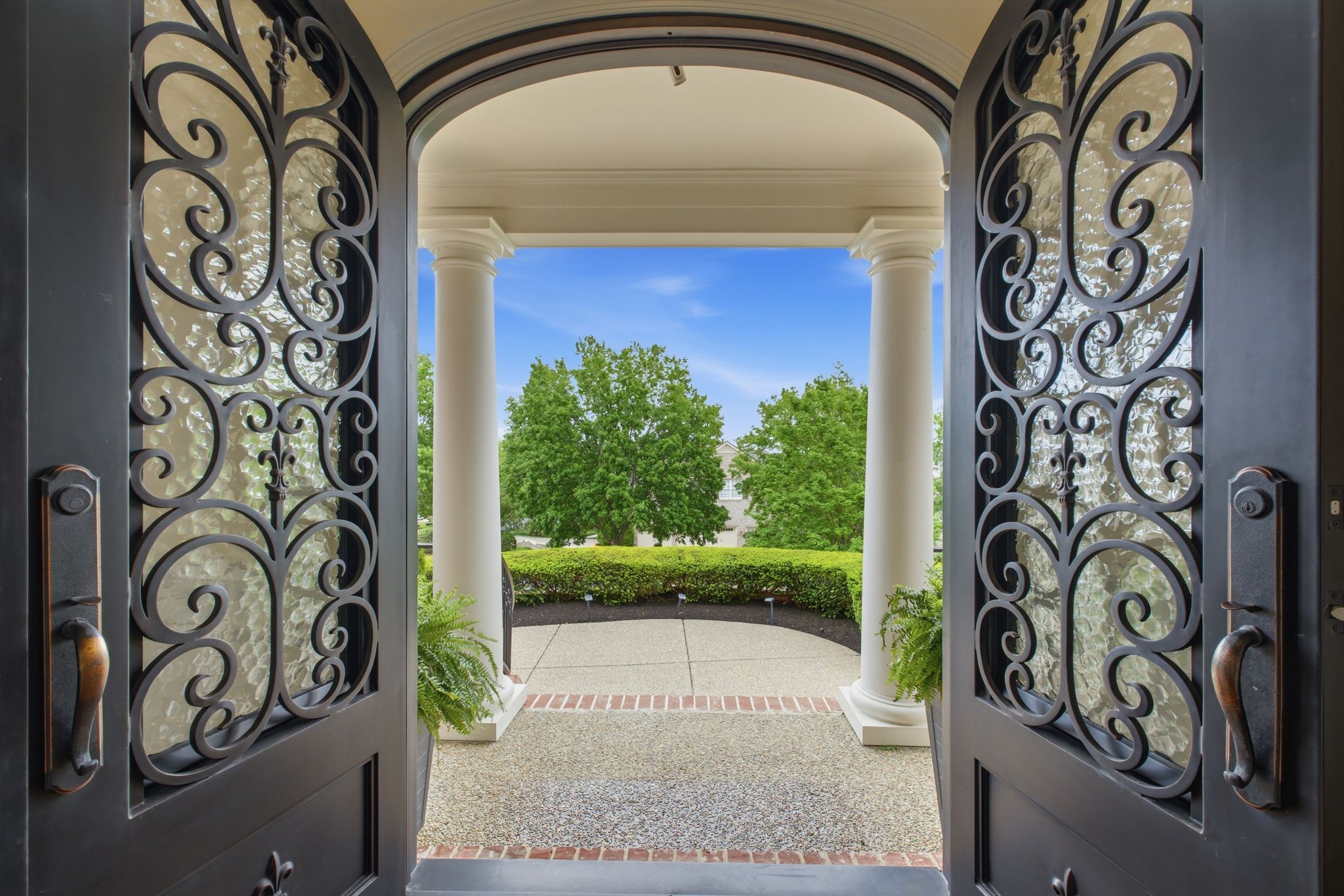Brentwood, Tennessee, 37027, United States, 4 Bedrooms Bedrooms, ,4 BathroomsBathrooms,Residential,Active,2038625