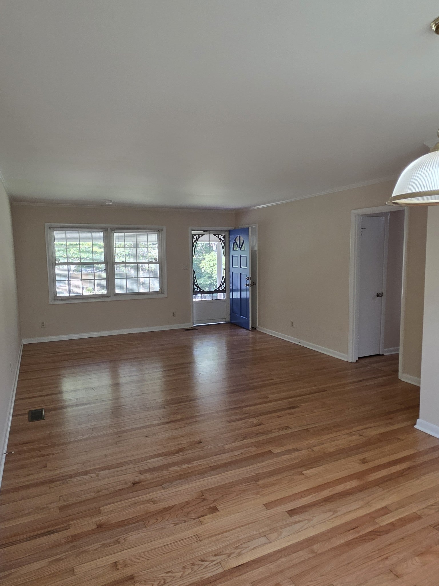 402 Broadview Dr