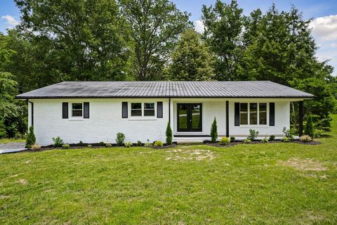 588 Meadowbrook Dr McMinnville TN 37110