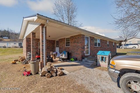 1105 Riverside Drive Celina TN 38551