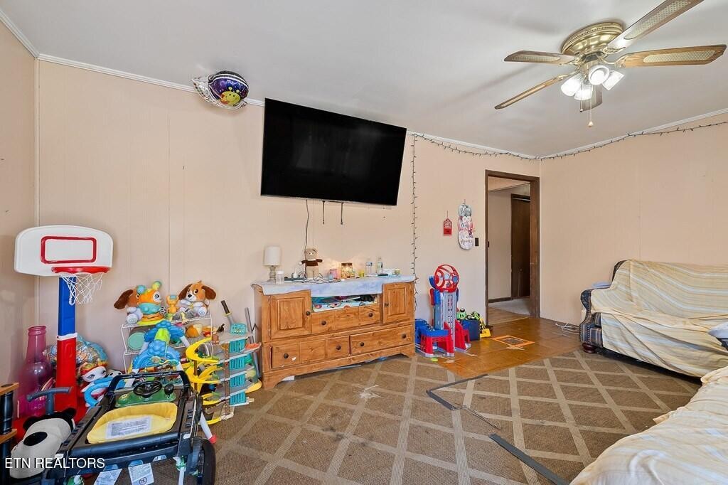 1105 Riverside Drive