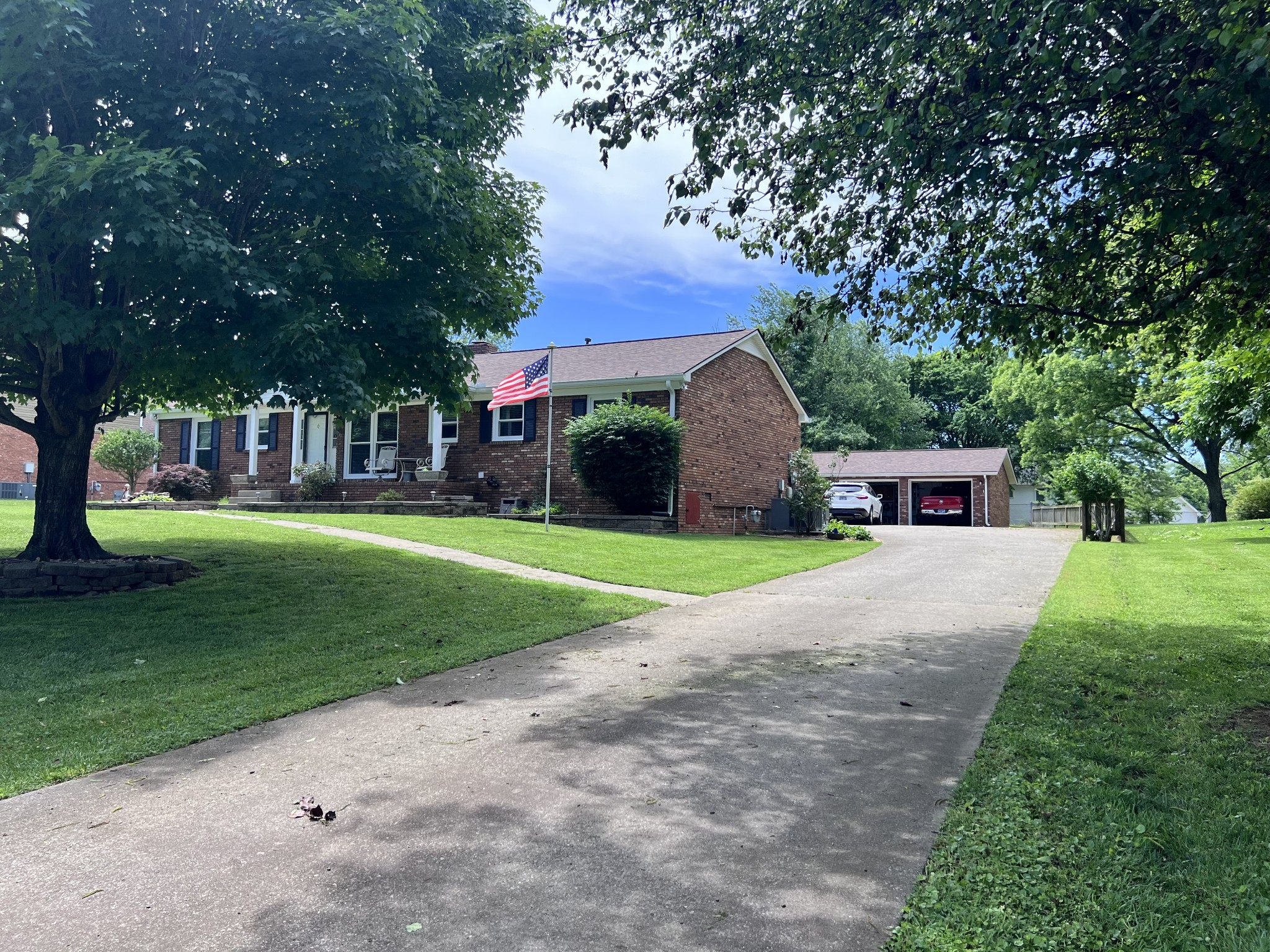 930 Rossview Rd