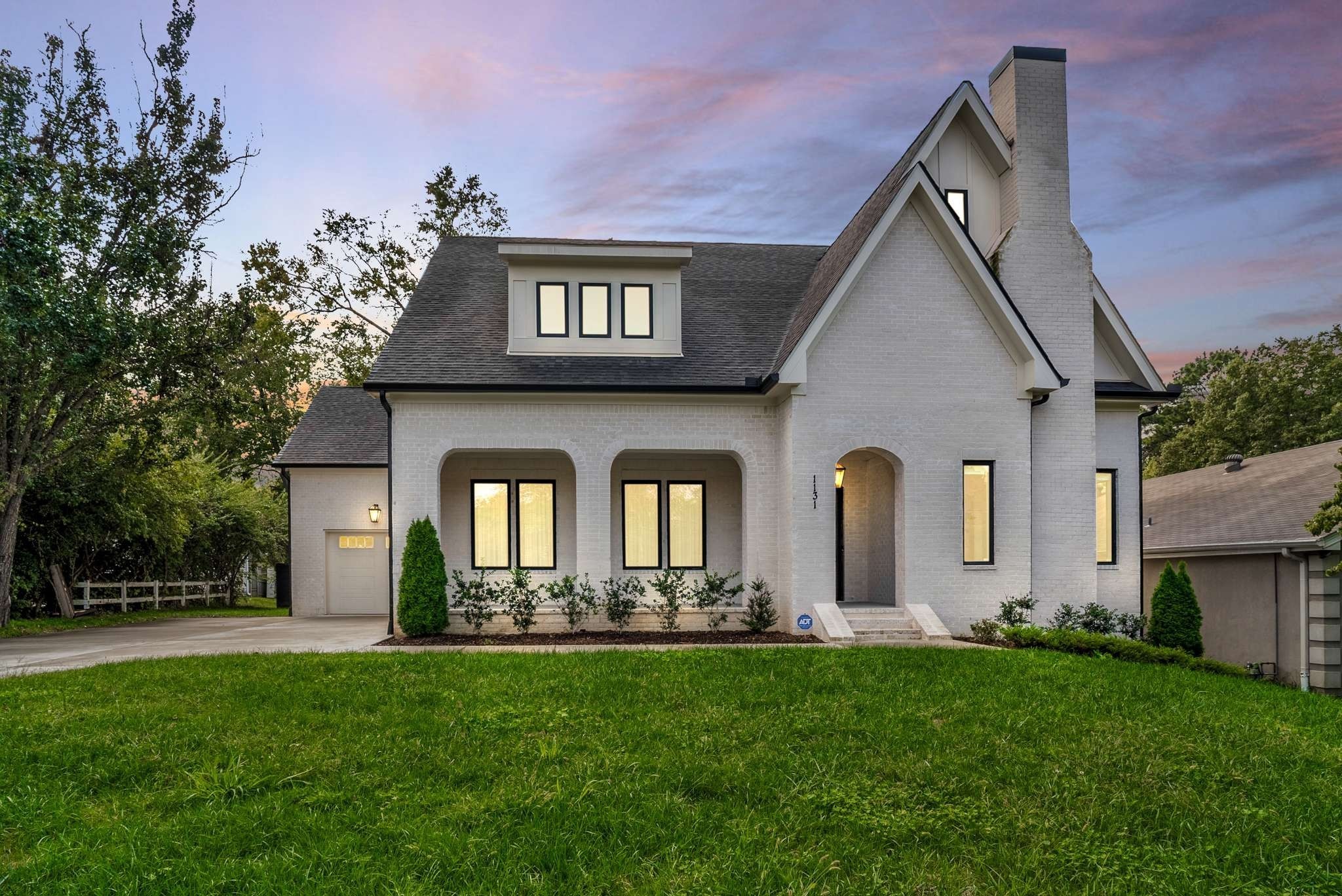 1131 Woodvale Dr