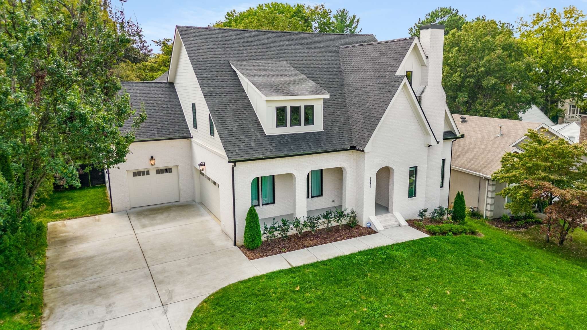 1131 Woodvale Dr