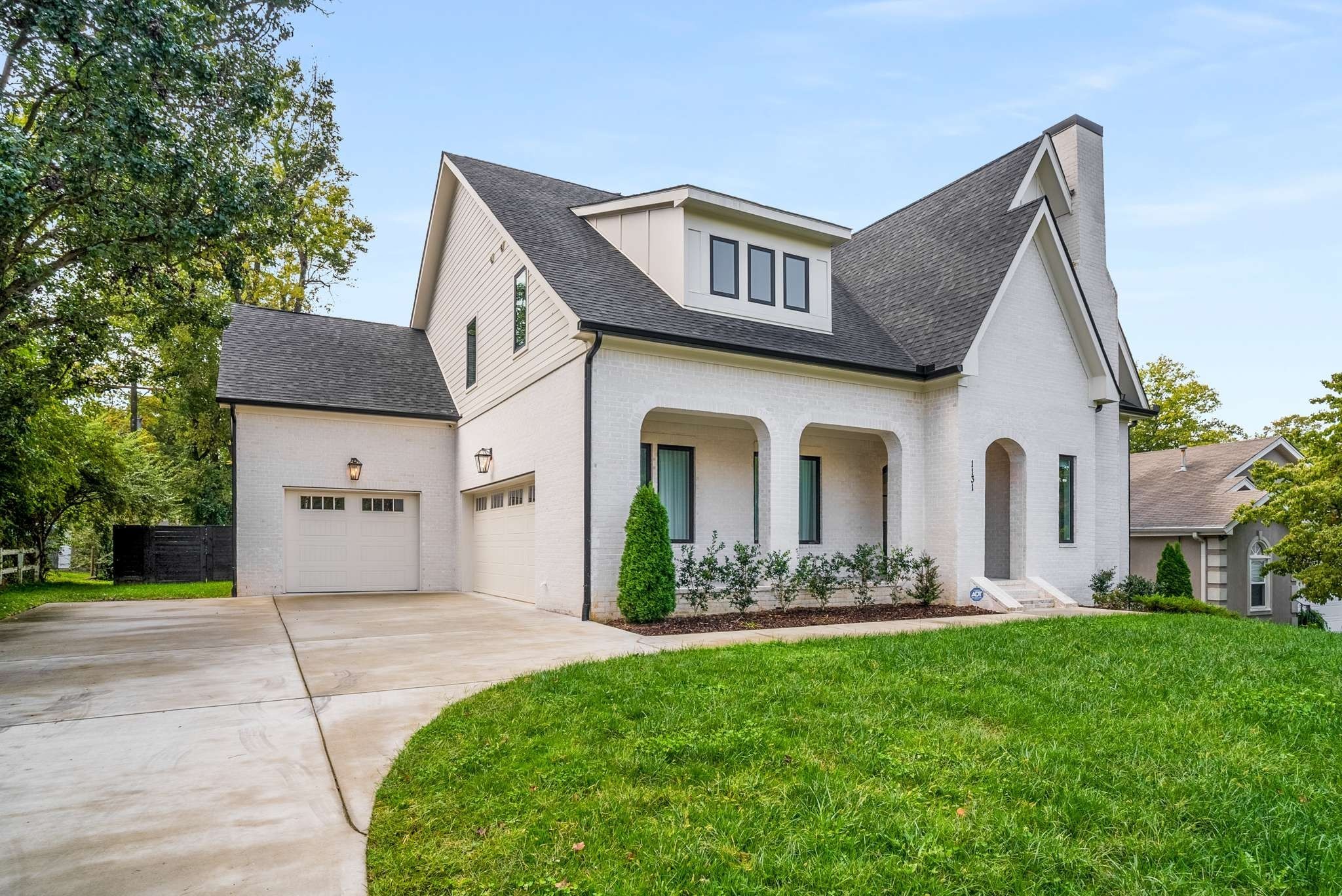 1131 Woodvale Dr