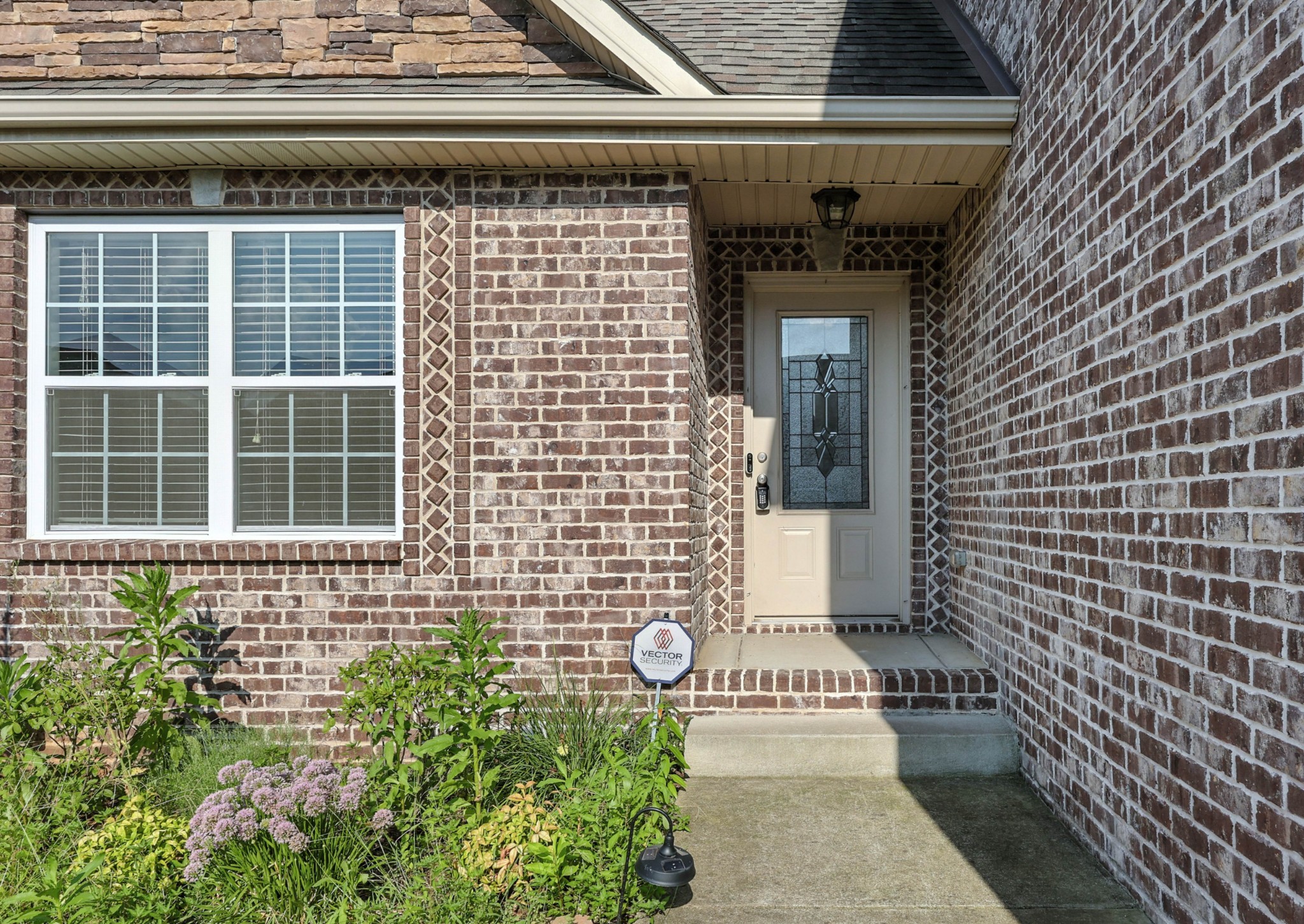 1076 Thrasher Dr
