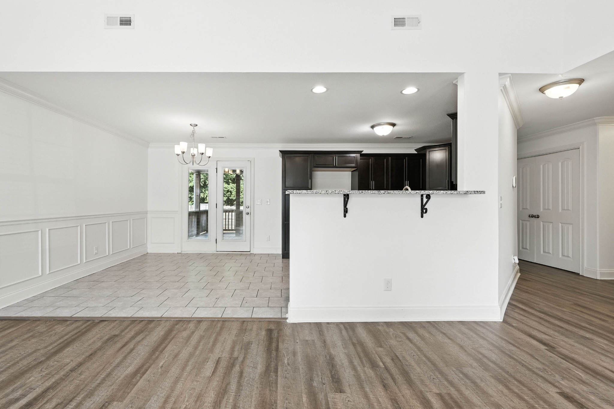 1076 Thrasher Dr