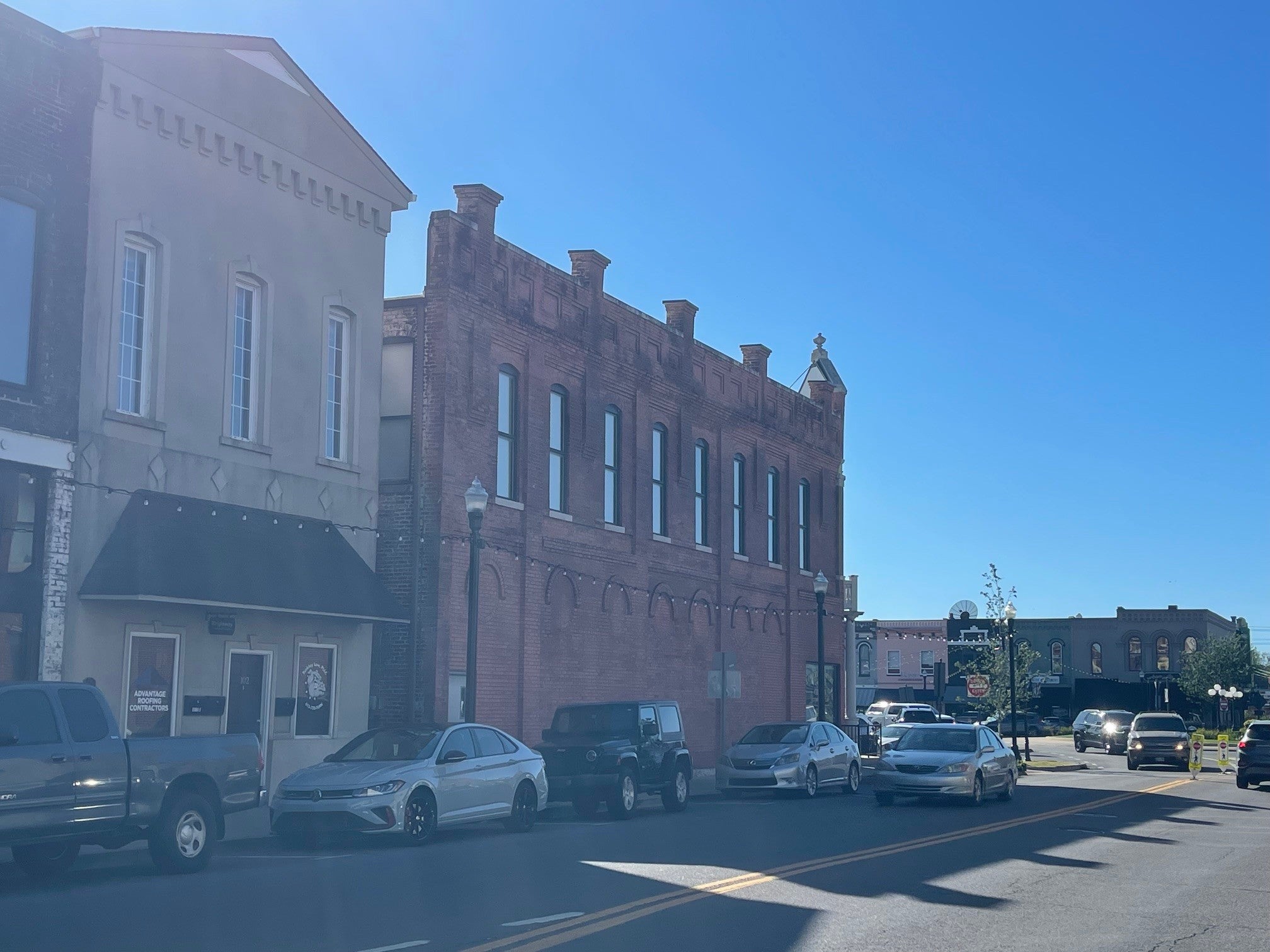 102 E Main St