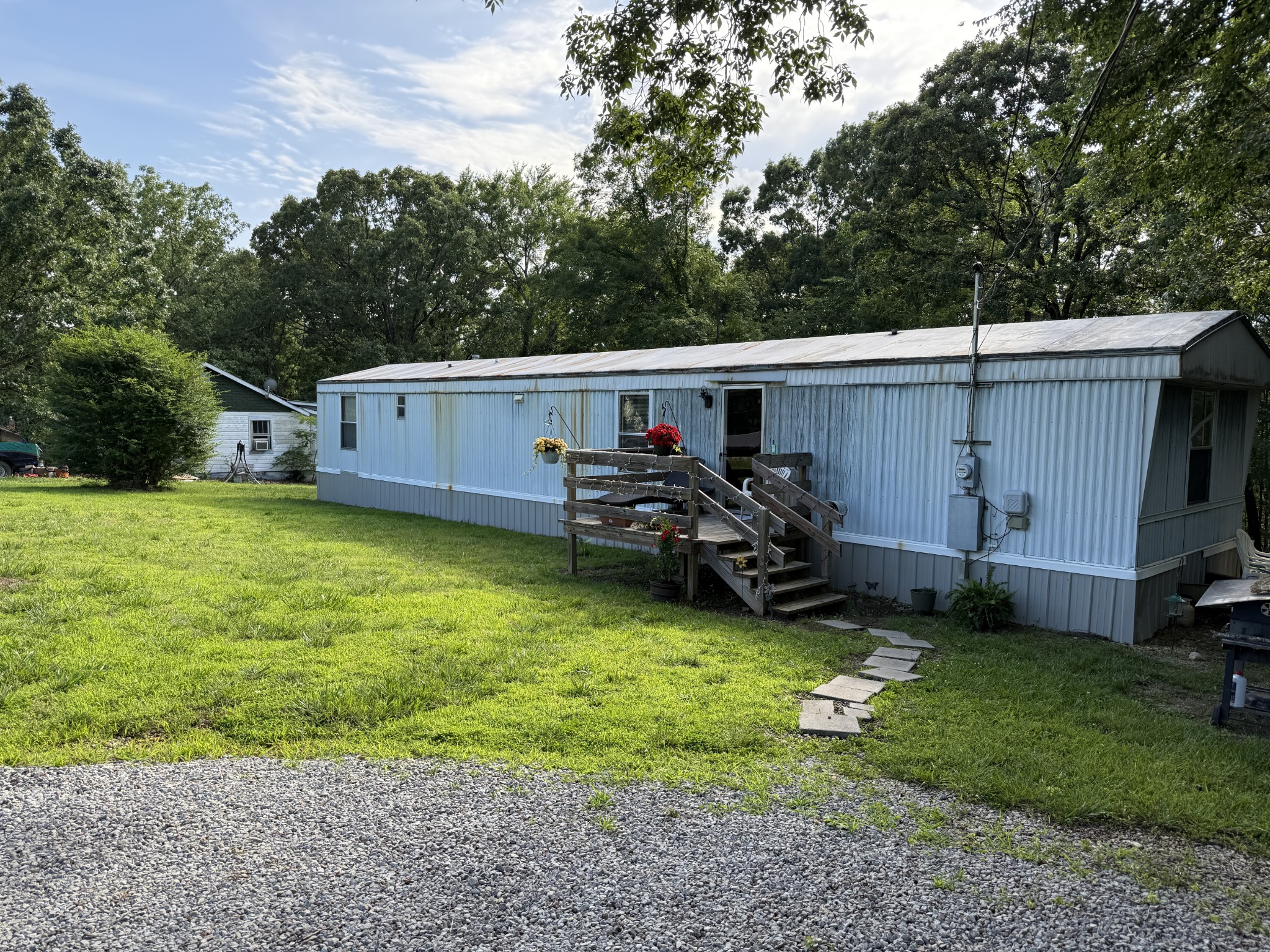 527 E Little Richland Rd