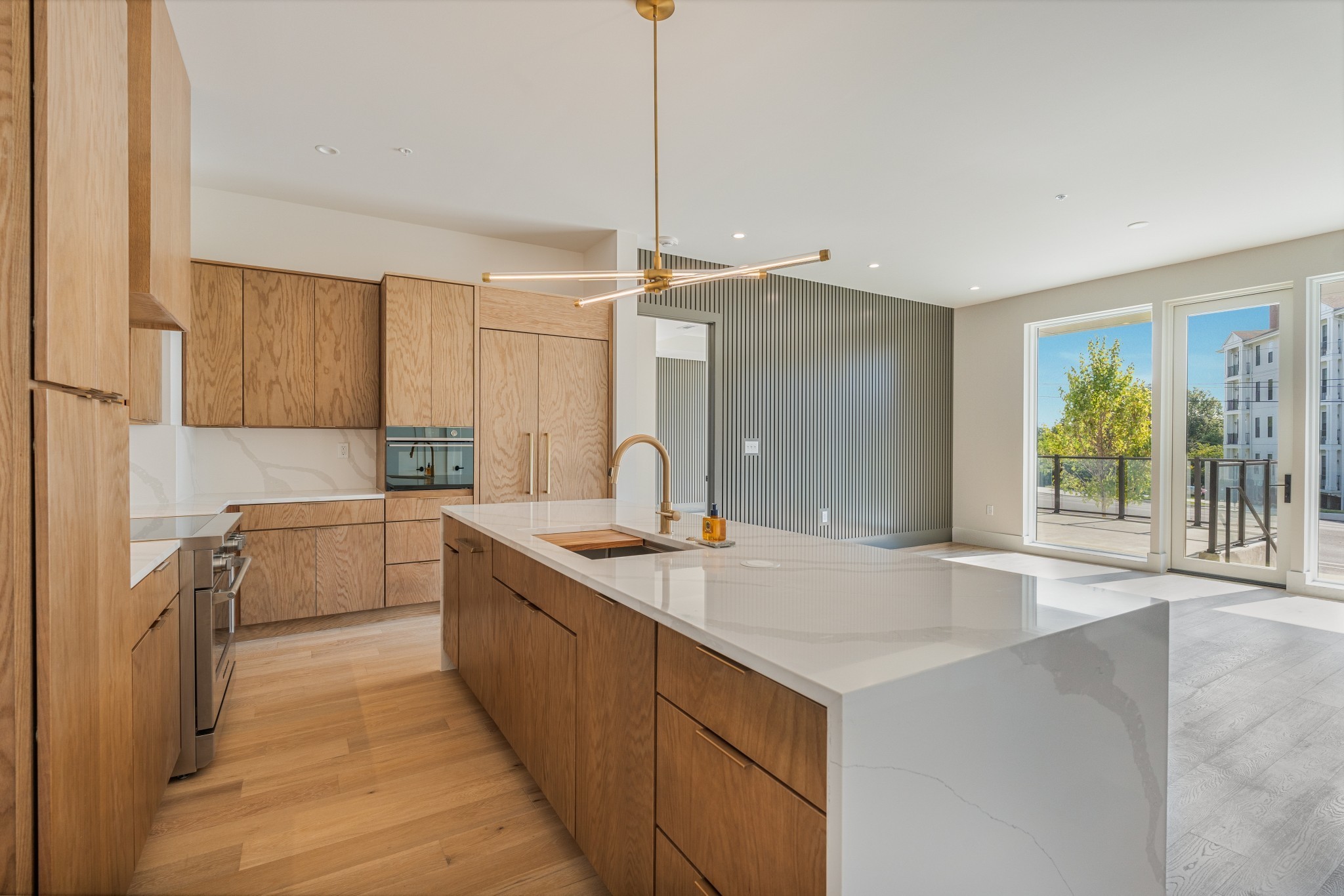 321 31st Ave N 111