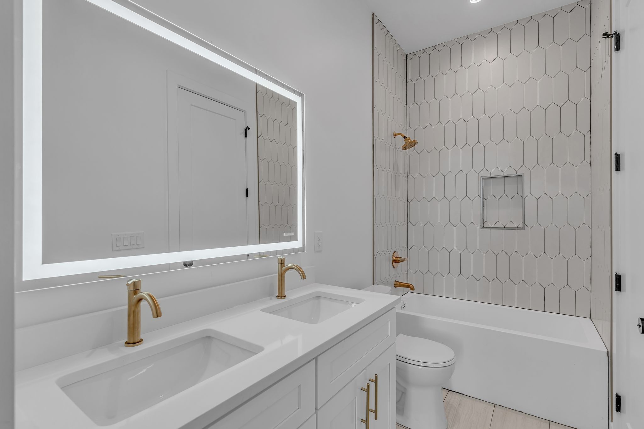 Nashville, Tennessee 37208, United States, 4 Bedrooms Bedrooms, ,4 BathroomsBathrooms,Residential,Active,21492