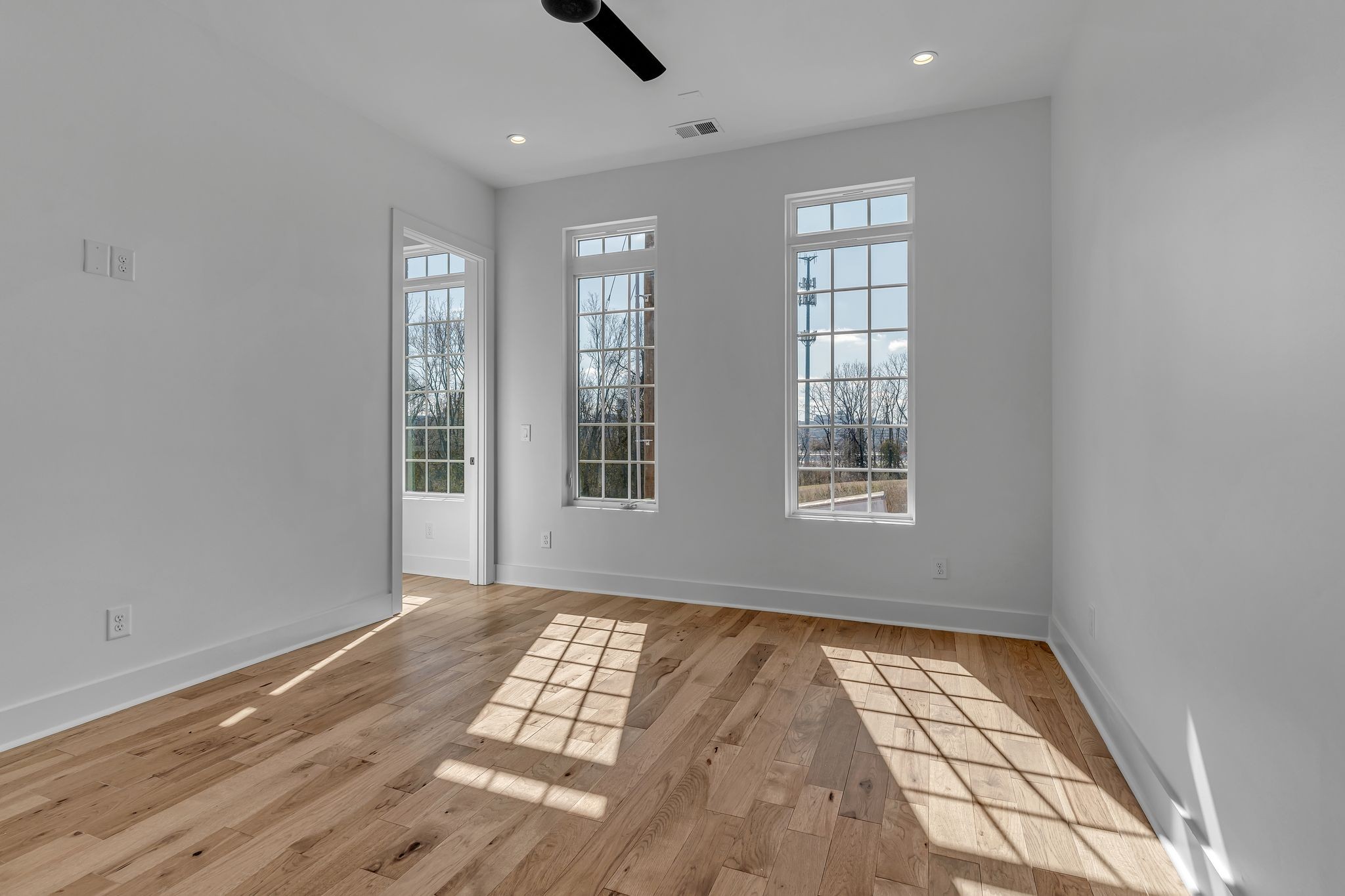 Nashville, Tennessee 37208, United States, 4 Bedrooms Bedrooms, ,4 BathroomsBathrooms,Residential,Active,21492