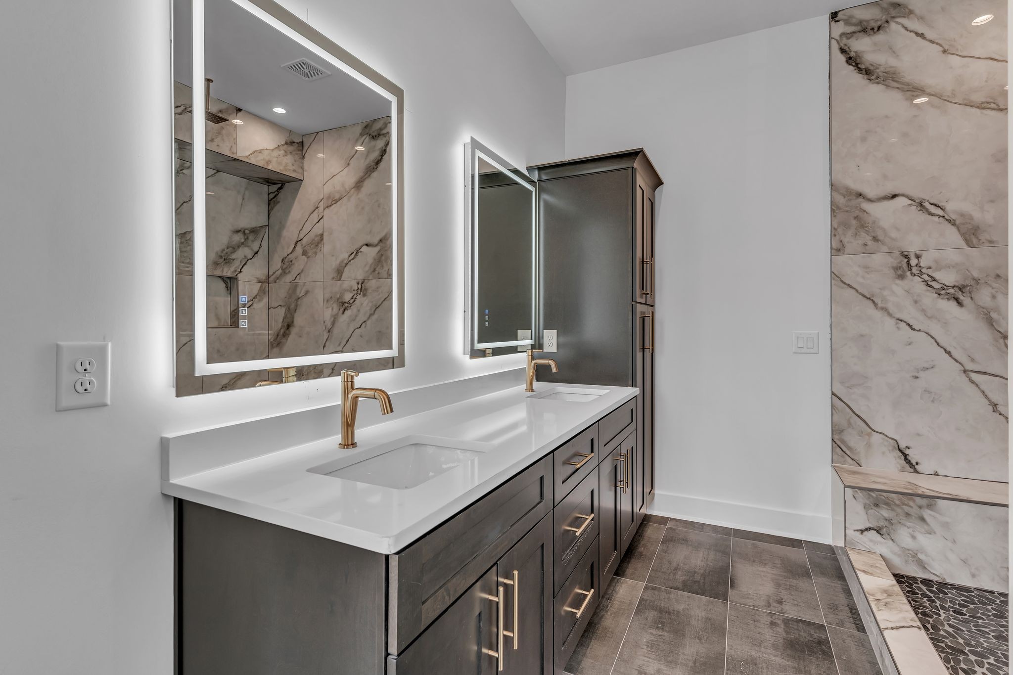 Nashville, Tennessee 37208, United States, 4 Bedrooms Bedrooms, ,4 BathroomsBathrooms,Residential,Active,21492