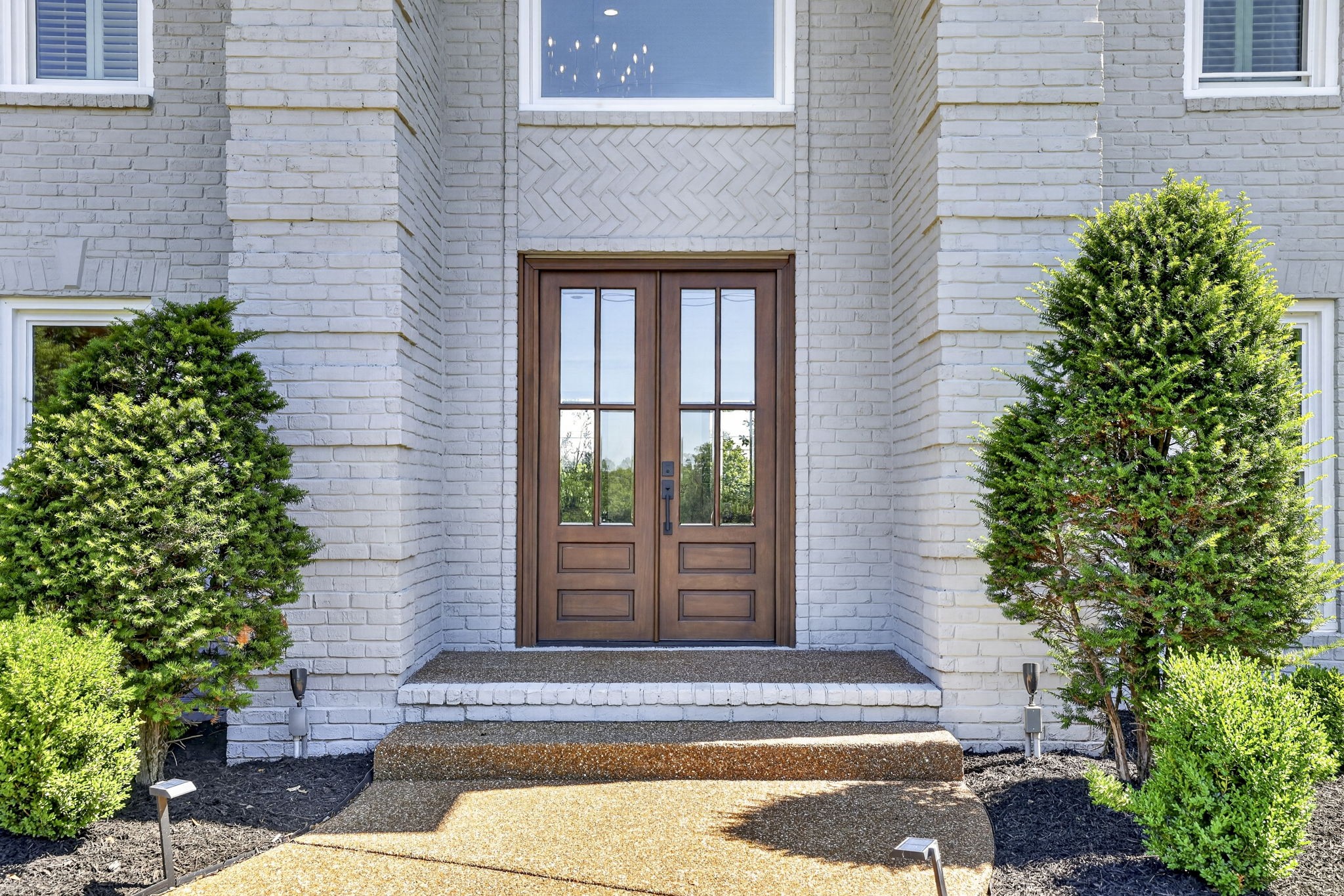 209 Barrington Ct W