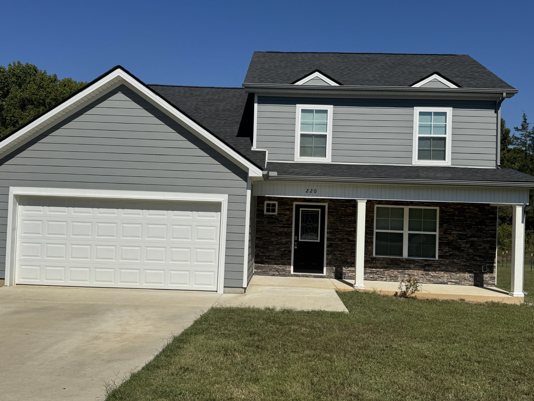 220 Tarrytown Dr