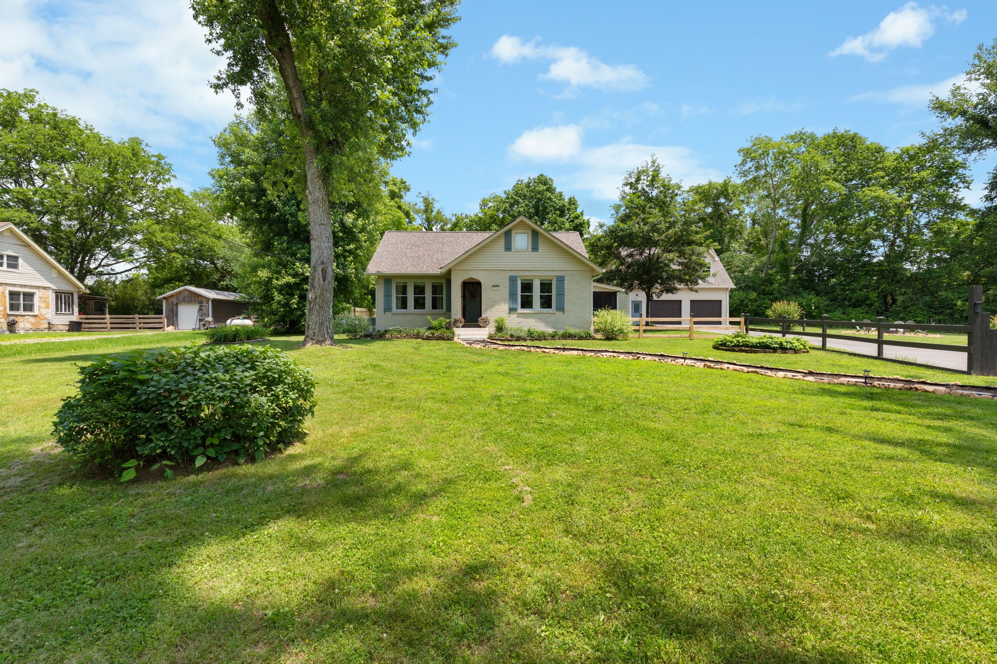 2214 Highway 25