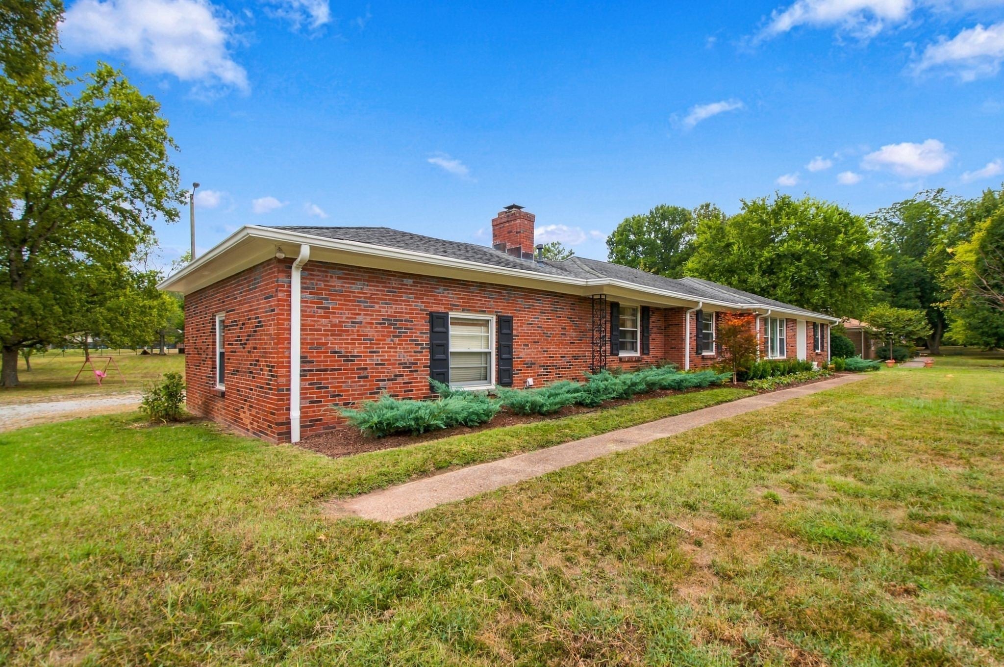 6313 Robin Hill Road