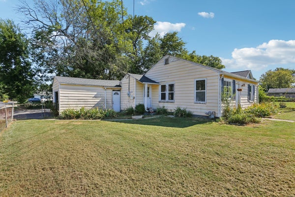 1009 CENTER ST, LEBANON, TN 37087 - Image f2936f61a4d8b93e19cace873e062d8a/990891824