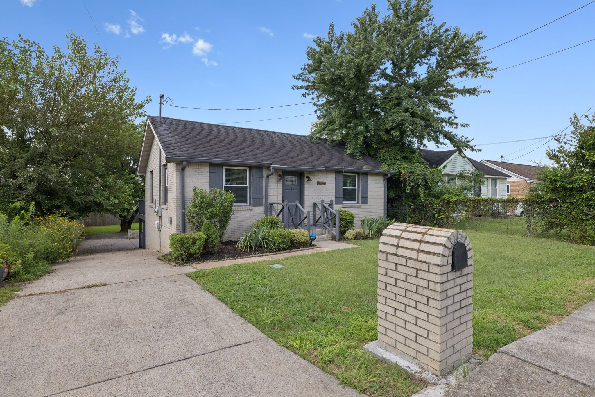 2707 Buchanan St