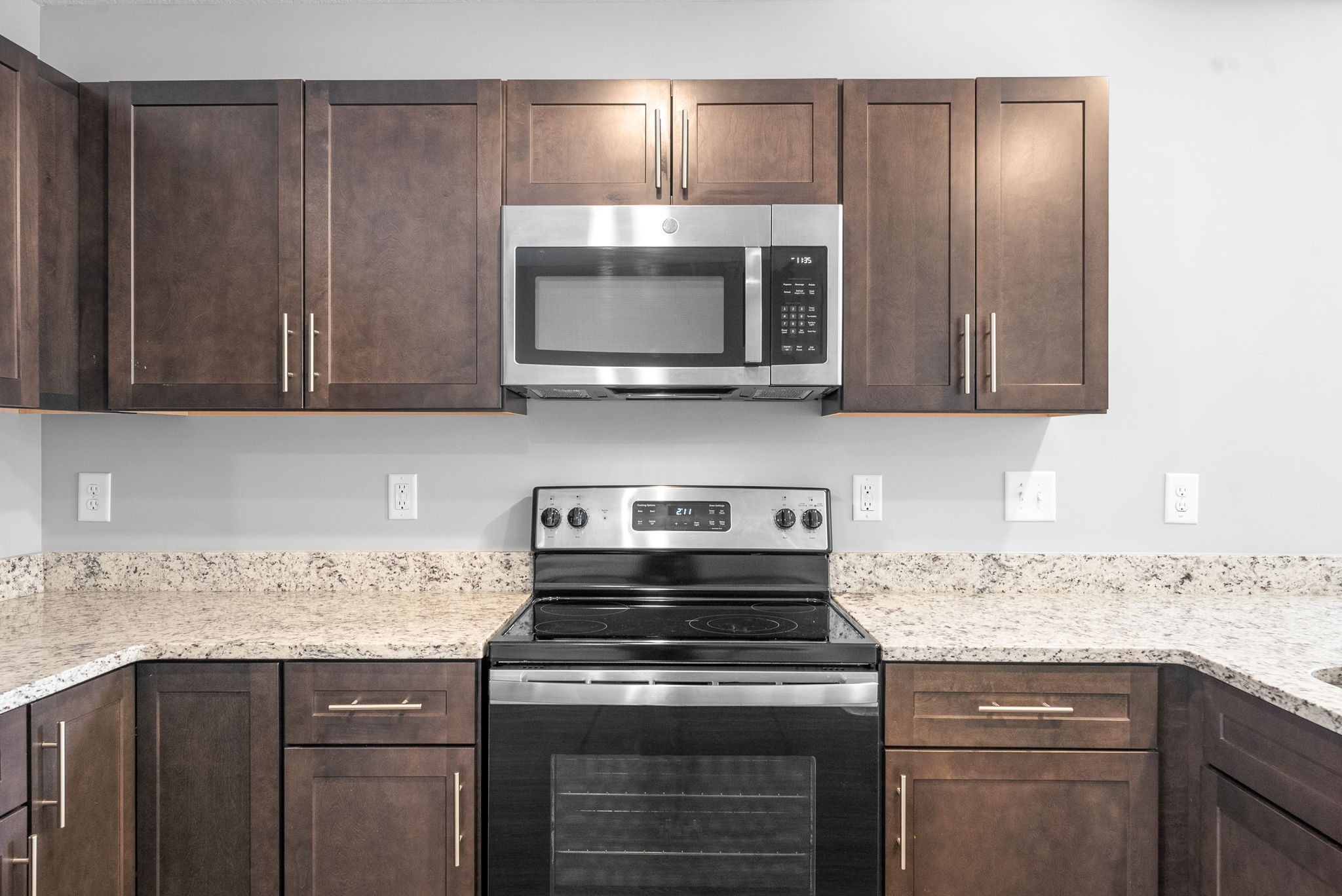 Clarksville, Tennessee 37040, United States, 2 Bedrooms Bedrooms, ,3 BathroomsBathrooms,Residential,Active,142967