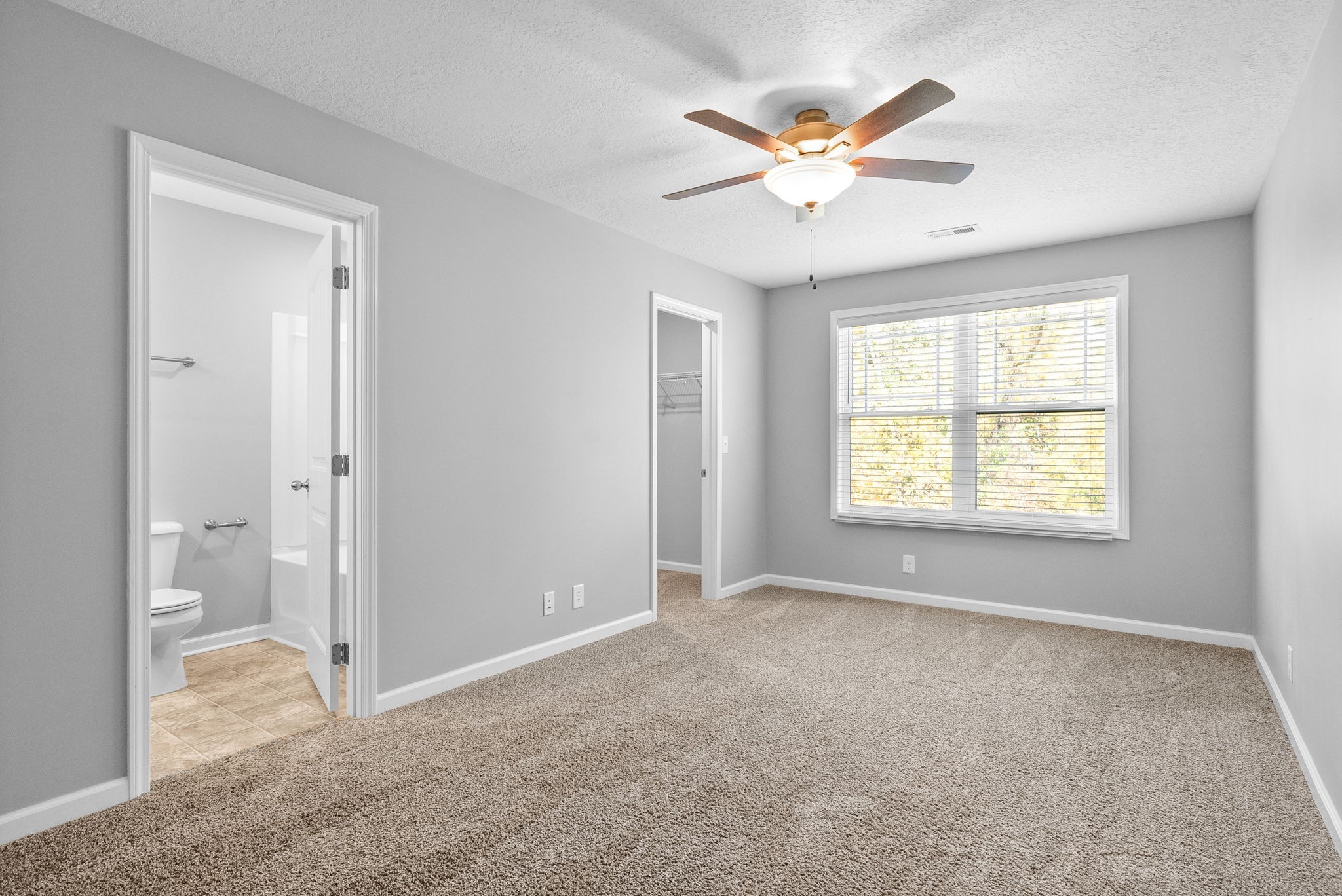 Clarksville, Tennessee 37040, United States, 2 Bedrooms Bedrooms, ,3 BathroomsBathrooms,Residential,Active,142967