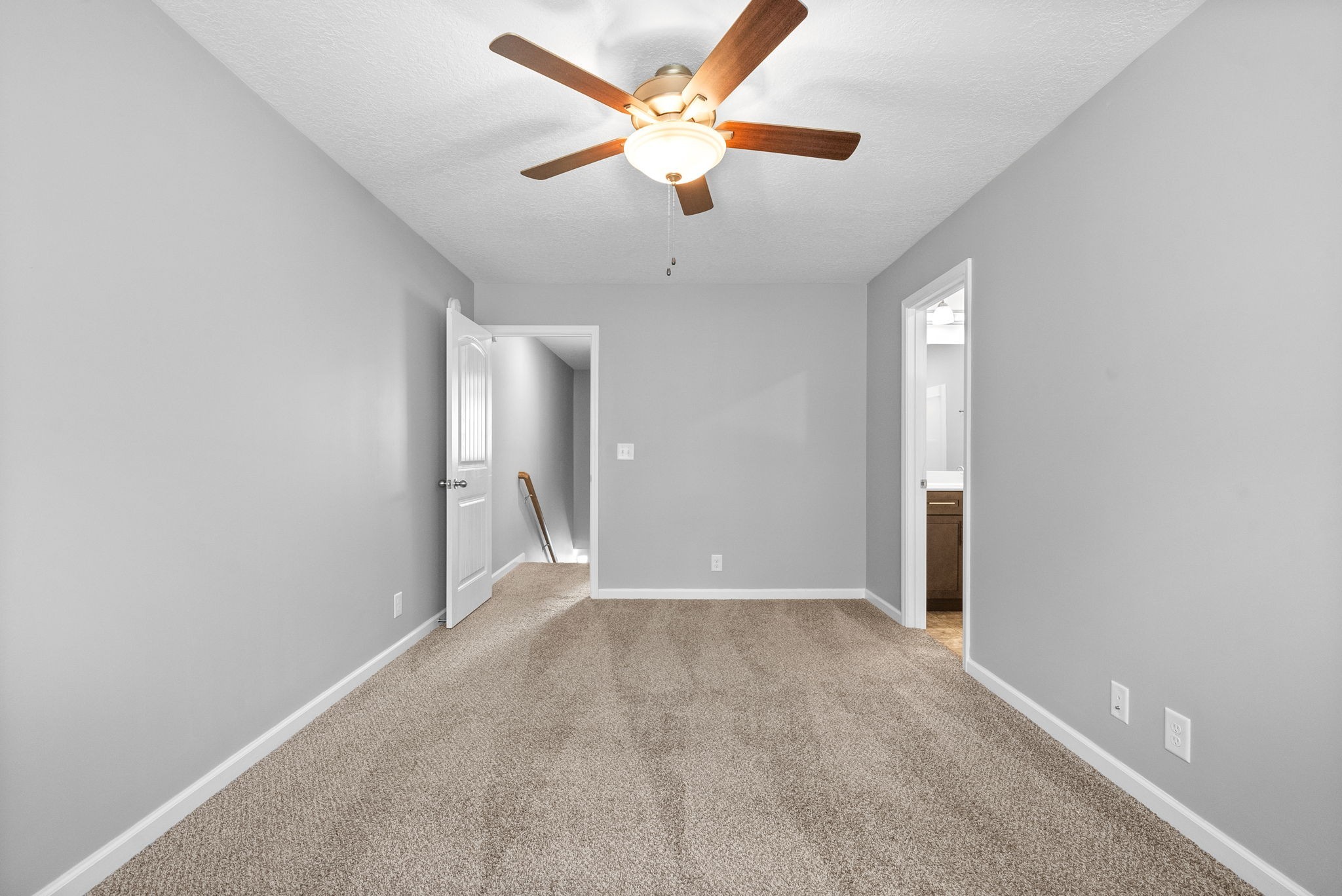 Clarksville, Tennessee 37040, United States, 2 Bedrooms Bedrooms, ,3 BathroomsBathrooms,Residential,Active,142967