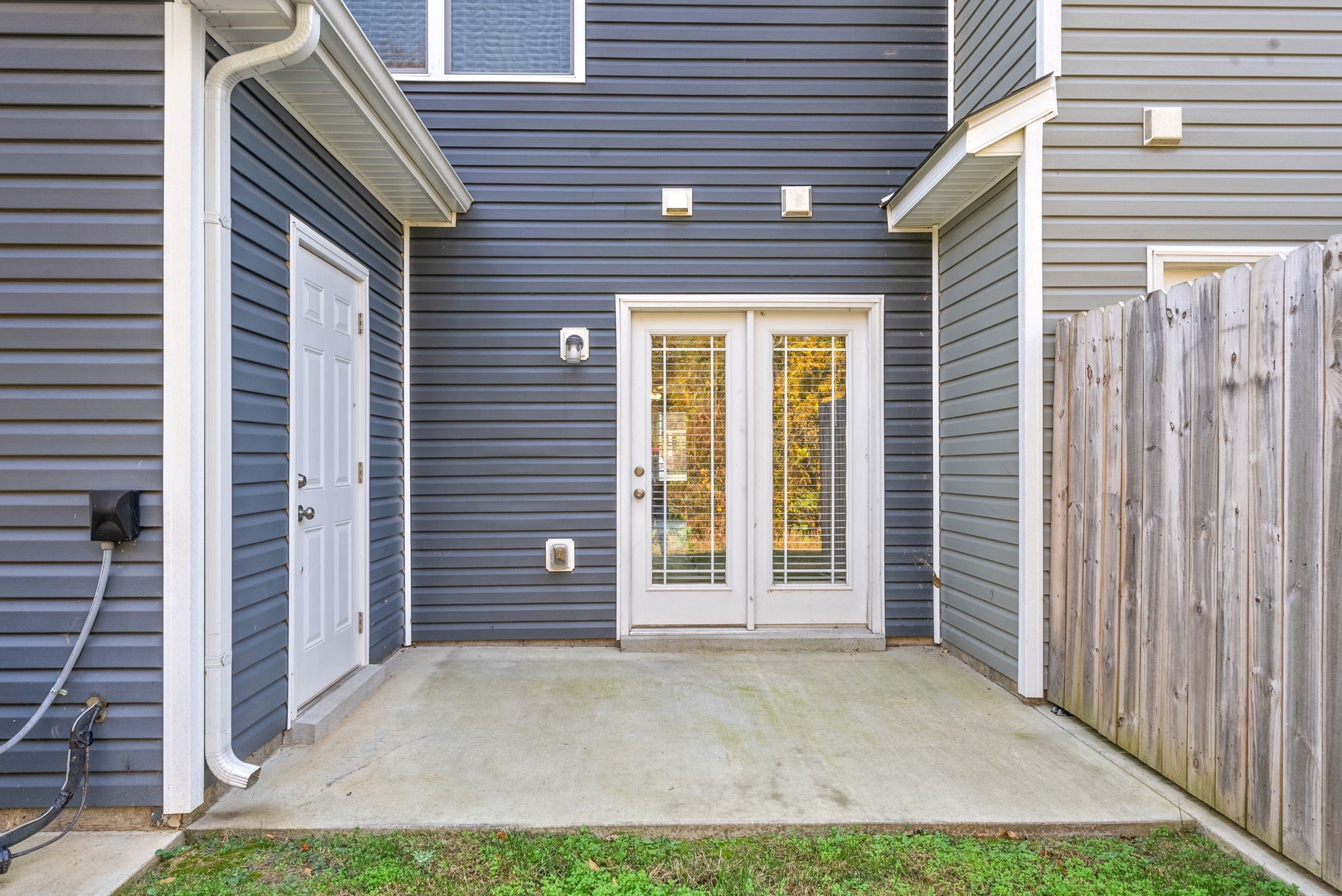 Clarksville, Tennessee 37040, United States, 2 Bedrooms Bedrooms, ,3 BathroomsBathrooms,Residential,Active,142967